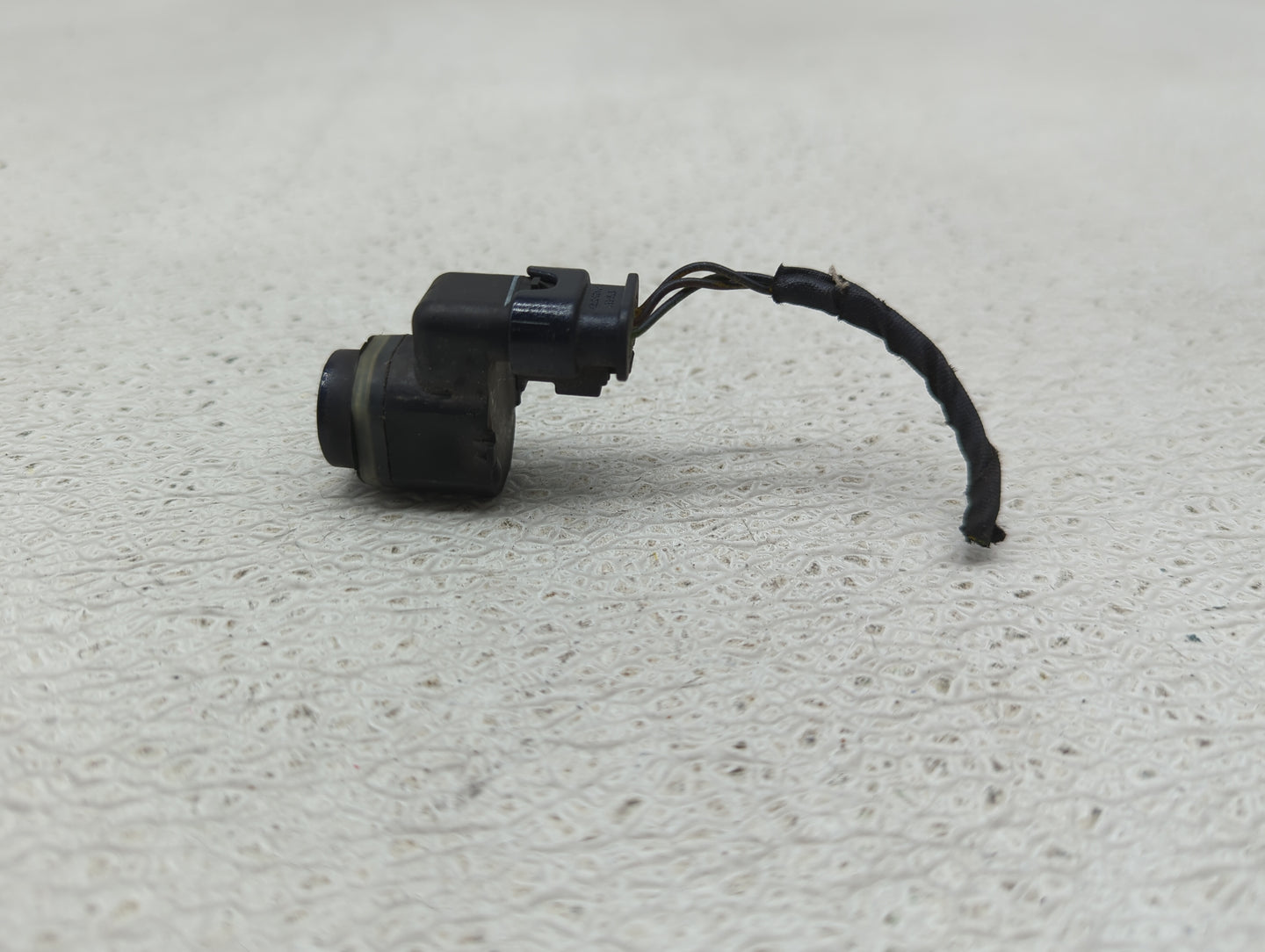 2011 Bmw 740 Front Park Assist Sensor Black 1456975 - Oemusedautoparts1.com