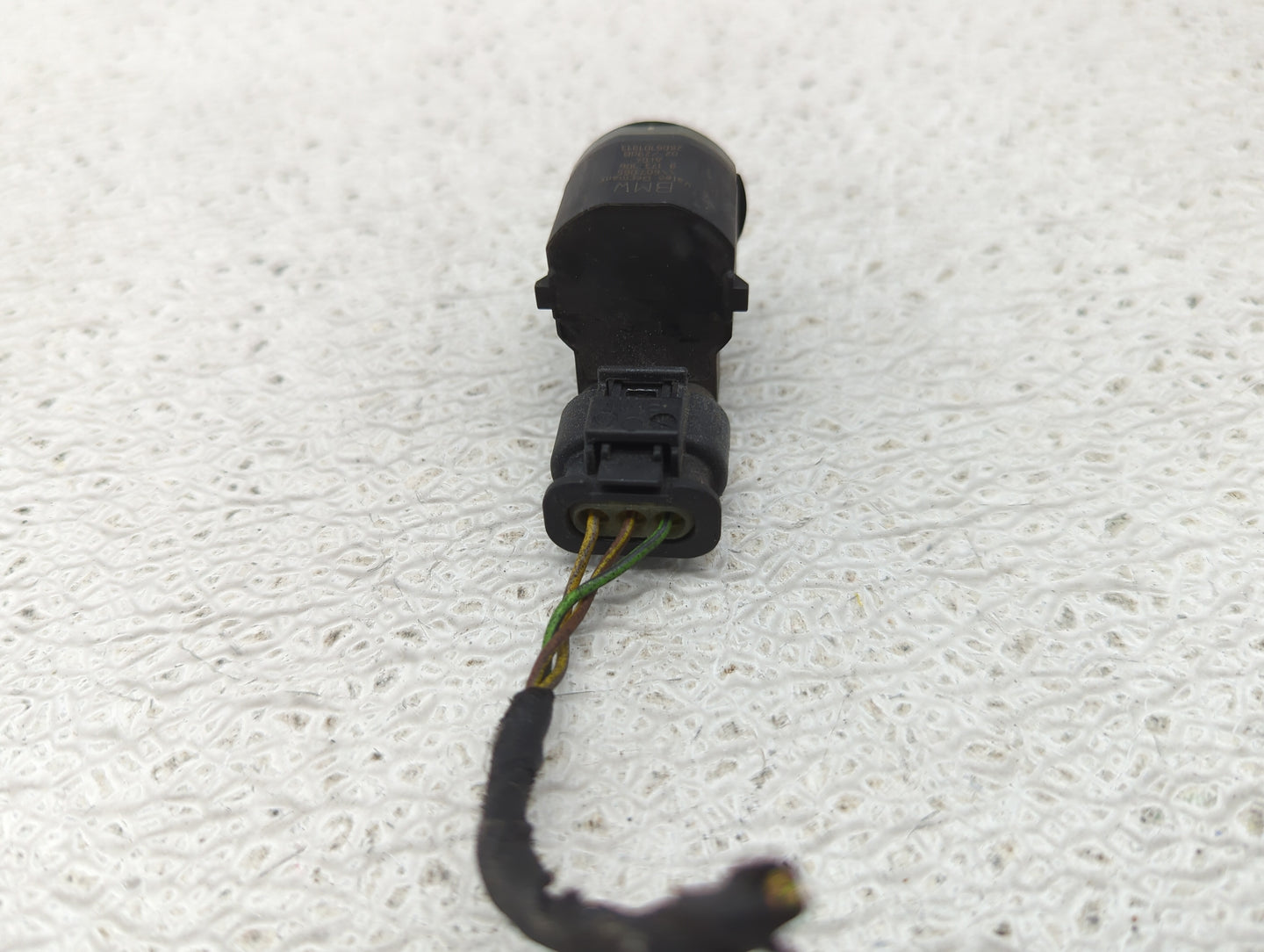2011 Bmw 740 Front Park Assist Sensor Black 1456975 - Oemusedautoparts1.com