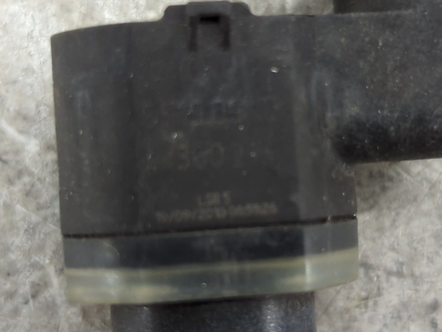 2011 Bmw 740 Front Park Assist Sensor Black - Oemusedautoparts1.com