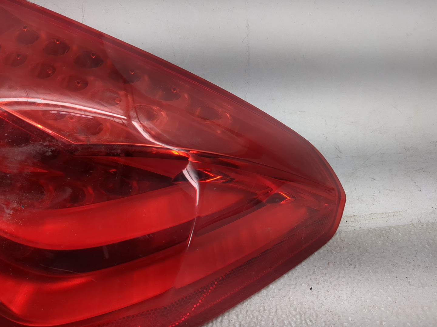 2011-2012 Bmw 740i Tail Light Assembly Passenger Right OEM P/N:EKK90Z 7182202, HK F01 T1 Fits Fits 2009 2010 2011 2012 OEM U
