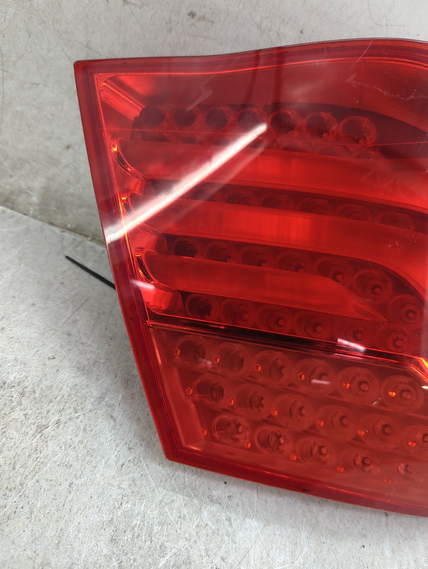 2011-2012 Bmw 740i Tail Light Assembly Driver Left OEM P/N:EKK90Z 7182201 Fits Fits 2009 2010 2011 2012 OEM Used Auto Parts 