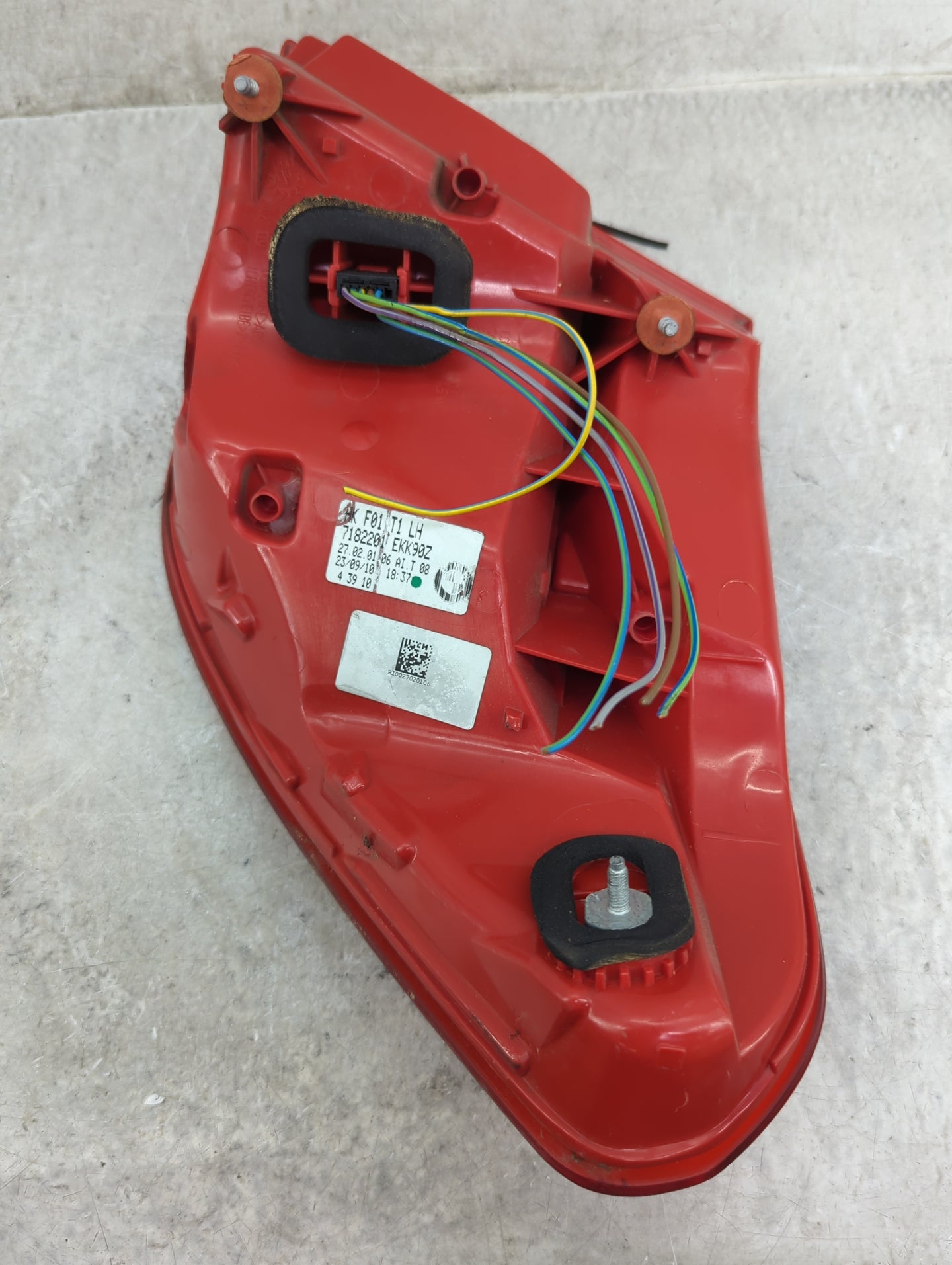 2011-2012 Bmw 740i Tail Light Assembly Driver Left OEM P/N:EKK90Z 7182201 Fits Fits 2009 2010 2011 2012 OEM Used Auto Parts 
