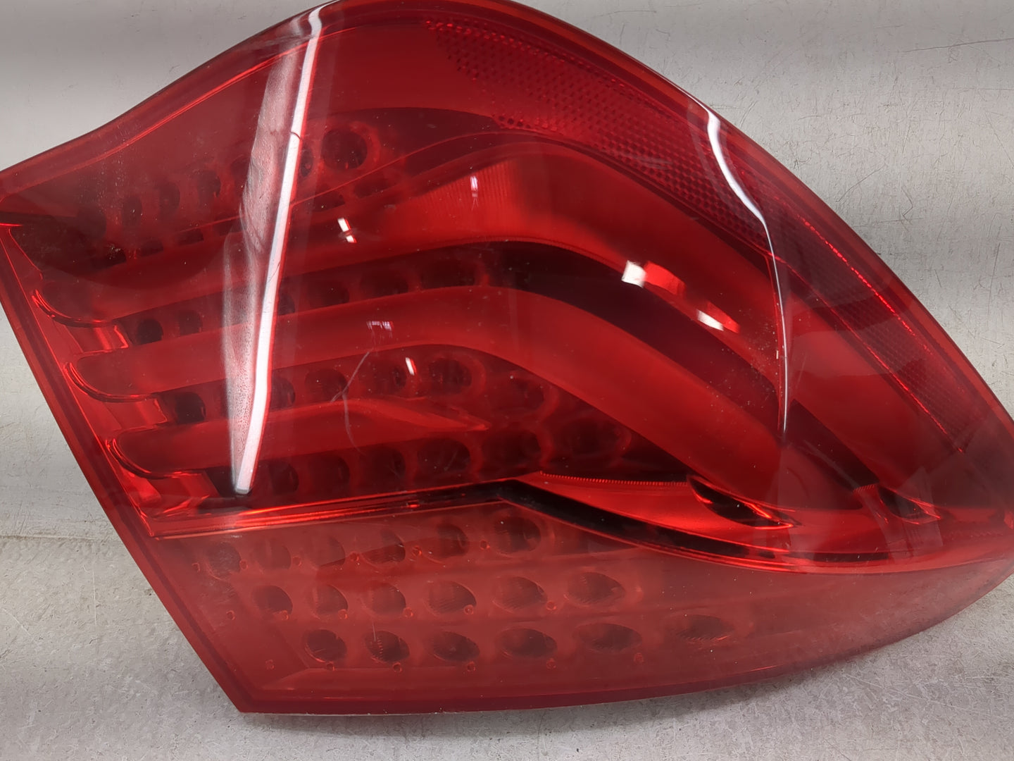 2011-2012 Bmw 740i Tail Light Assembly Driver Left OEM P/N:HK F01 T1 EKK90Z, 7182201 Fits Fits 2009 2010 2011 2012 OEM Used 