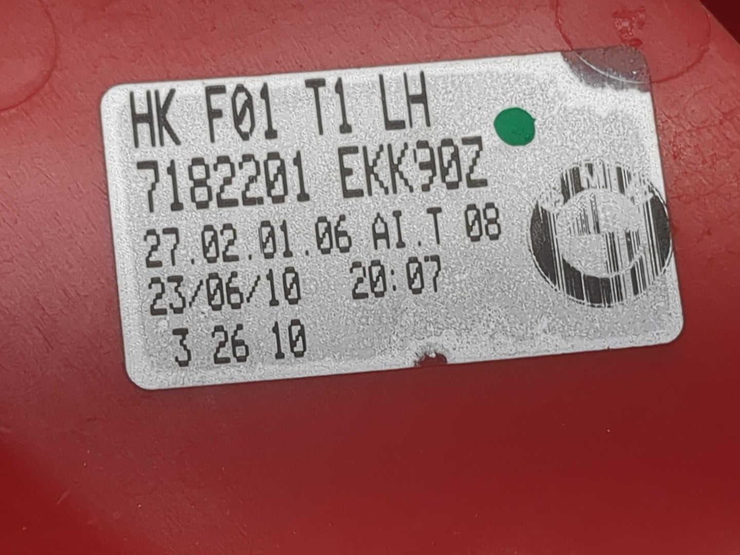 2011-2012 Bmw 740i Tail Light Assembly Driver Left OEM P/N:HK F01 T1 EKK90Z, 7182201 Fits Fits 2009 2010 2011 2012 OEM Used 