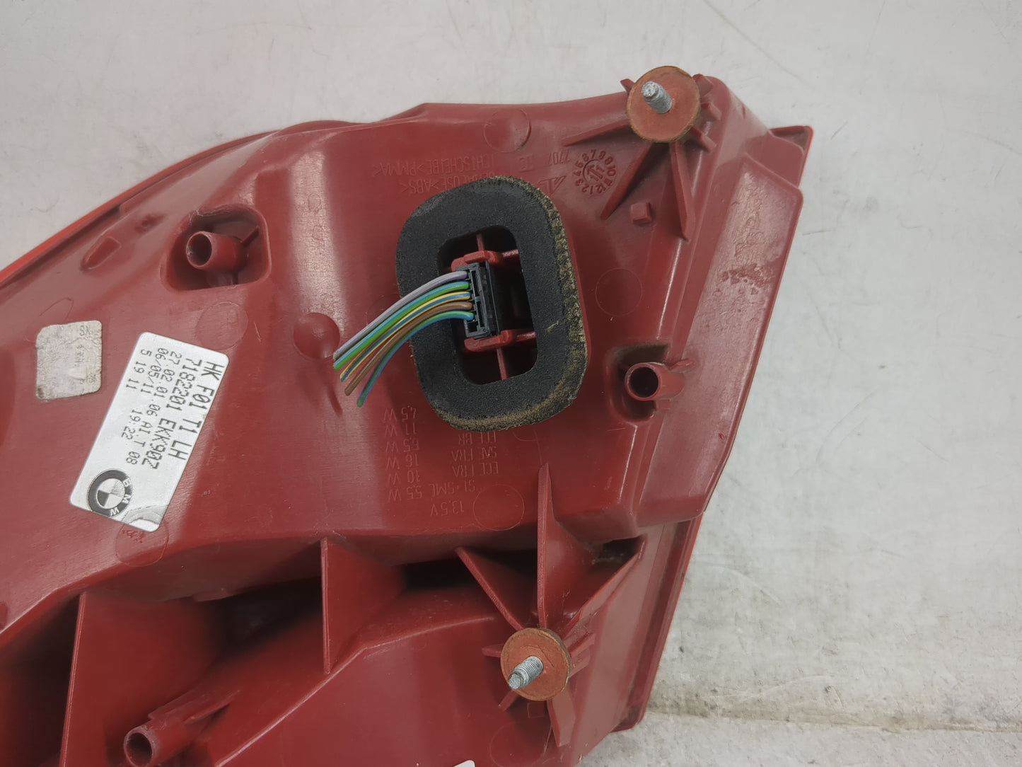 2011-2012 Bmw 740i Tail Light Assembly Driver Left OEM P/N:HK F01 T1 EKK90Z, 7182201 Fits Fits 2009 2010 2011 2012 OEM Used 