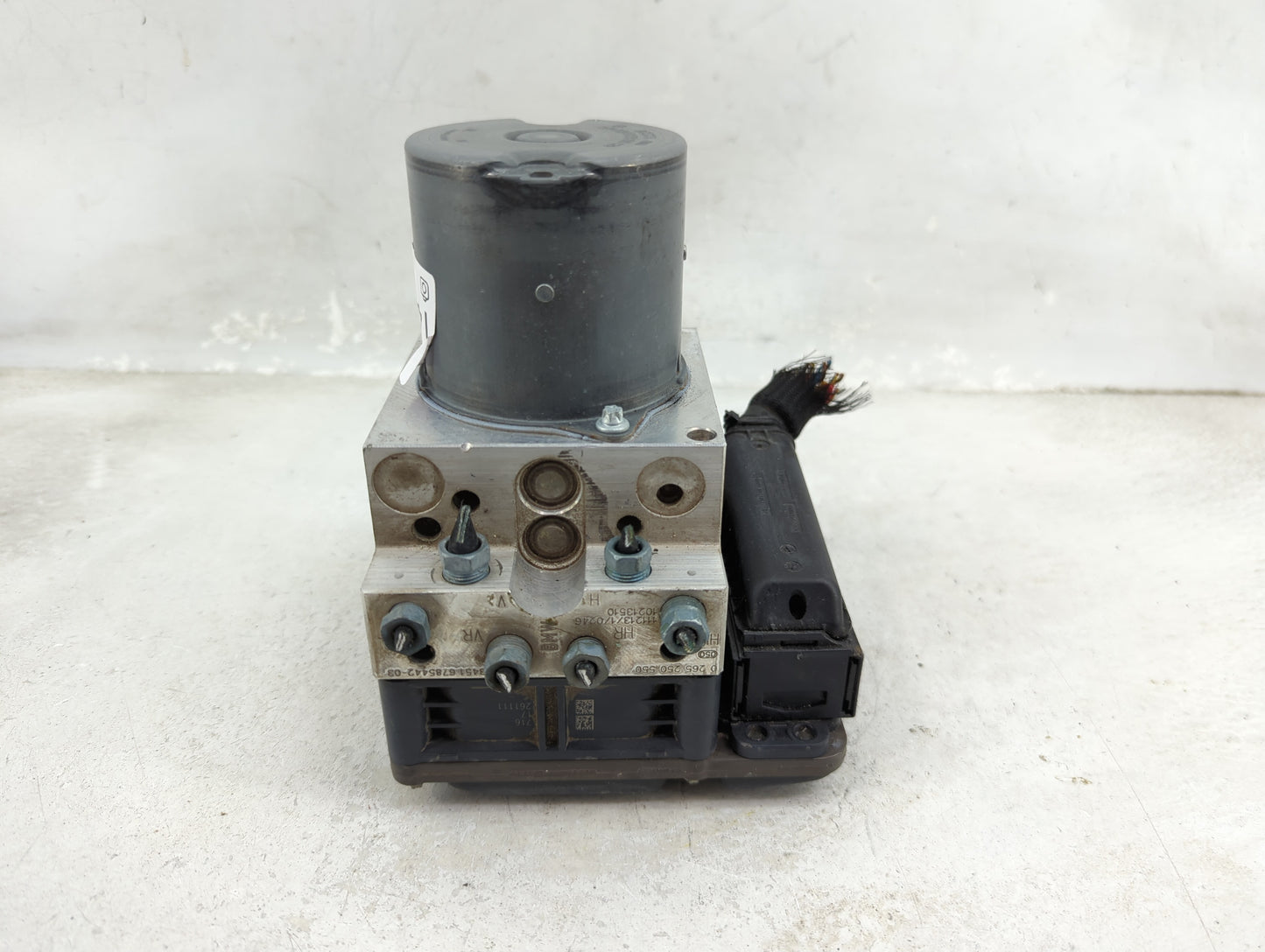 2011-2012 Bmw 740i ABS Pump Control Module Replacement P/N:0 265 250 358 Fits Fits 2009 2010 2011 2012 2013 OEM Used Auto Pa