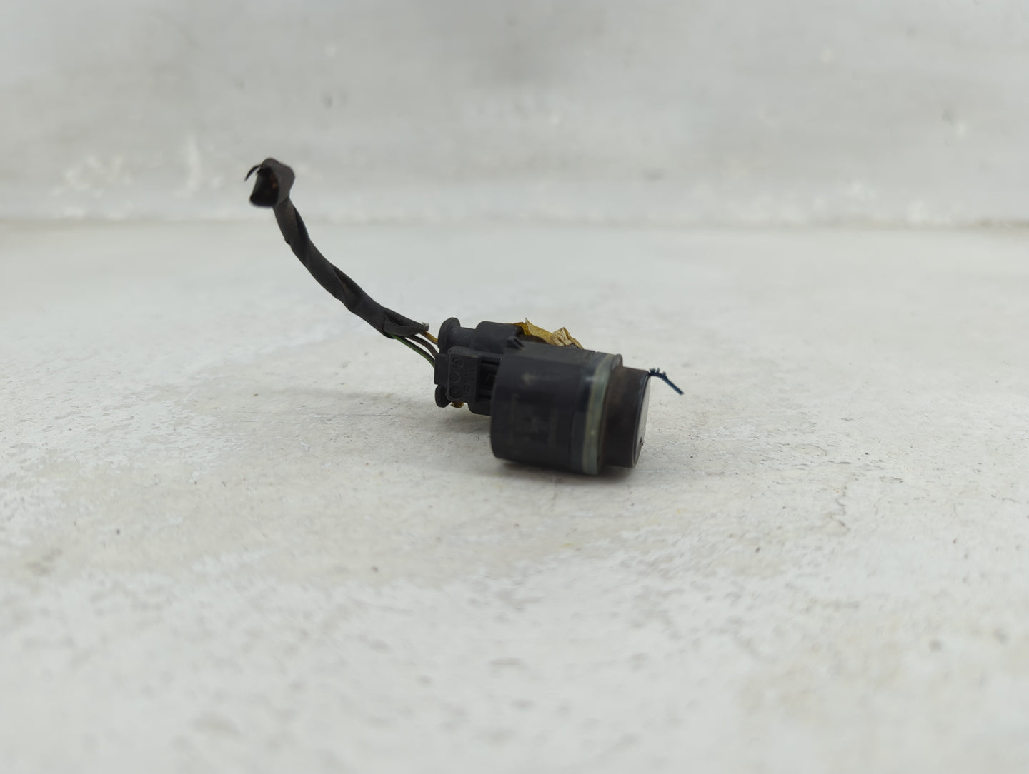 2011 Bmw 740i Front Park Assist Sensor Black 1456392 - Oemusedautoparts1.com