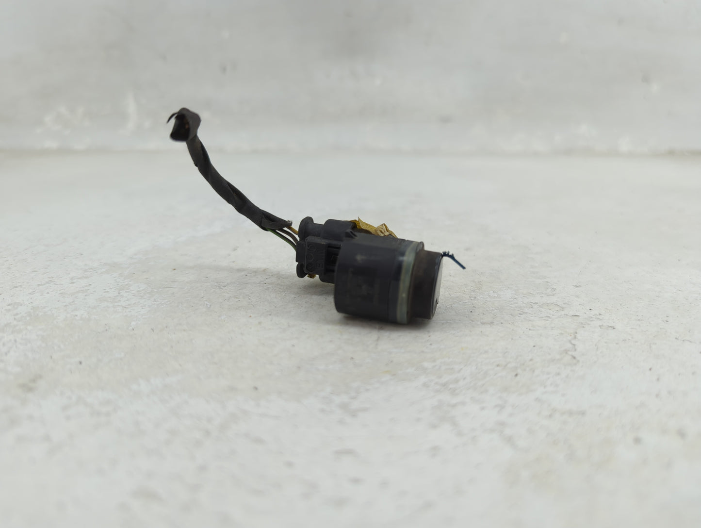 2011 Bmw 740i Front Park Assist Sensor Black 1456392 - Oemusedautoparts1.com