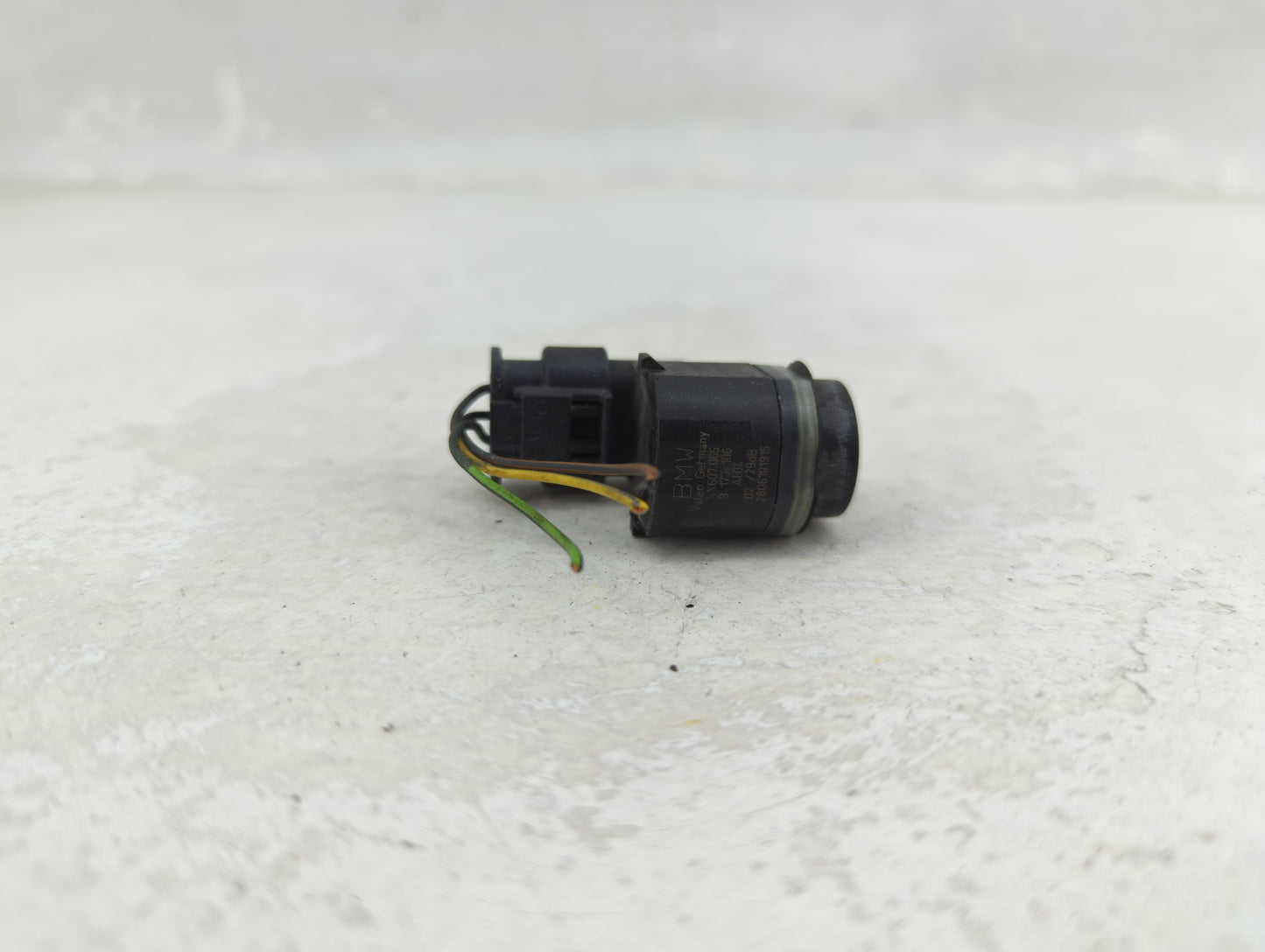 2011 Bmw 740i Front Park Assist Sensor Black - Oemusedautoparts1.com