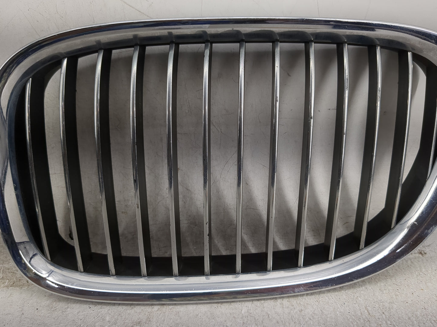 2011-2012 Bmw 740i Front Grille Bumper Not Included - Oemusedautoparts1.com