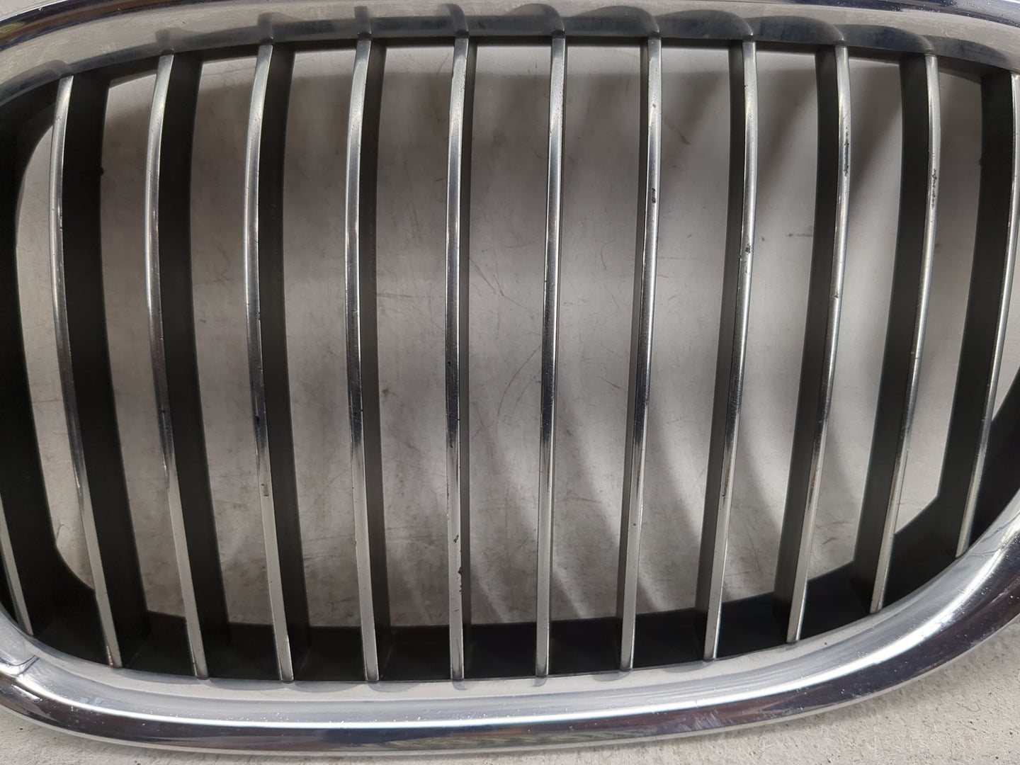 2011-2012 Bmw 740i Front Grille Bumper Not Included - Oemusedautoparts1.com
