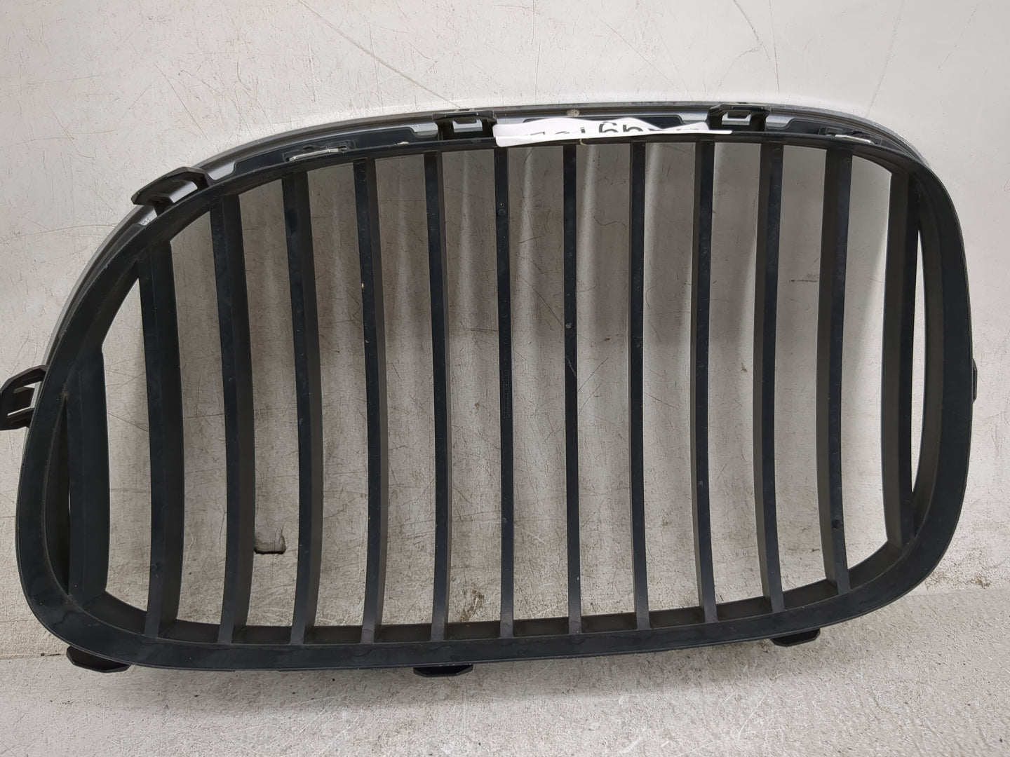 2011-2012 Bmw 740i Front Grille Bumper Not Included 1459915 - Oemusedautoparts1.com