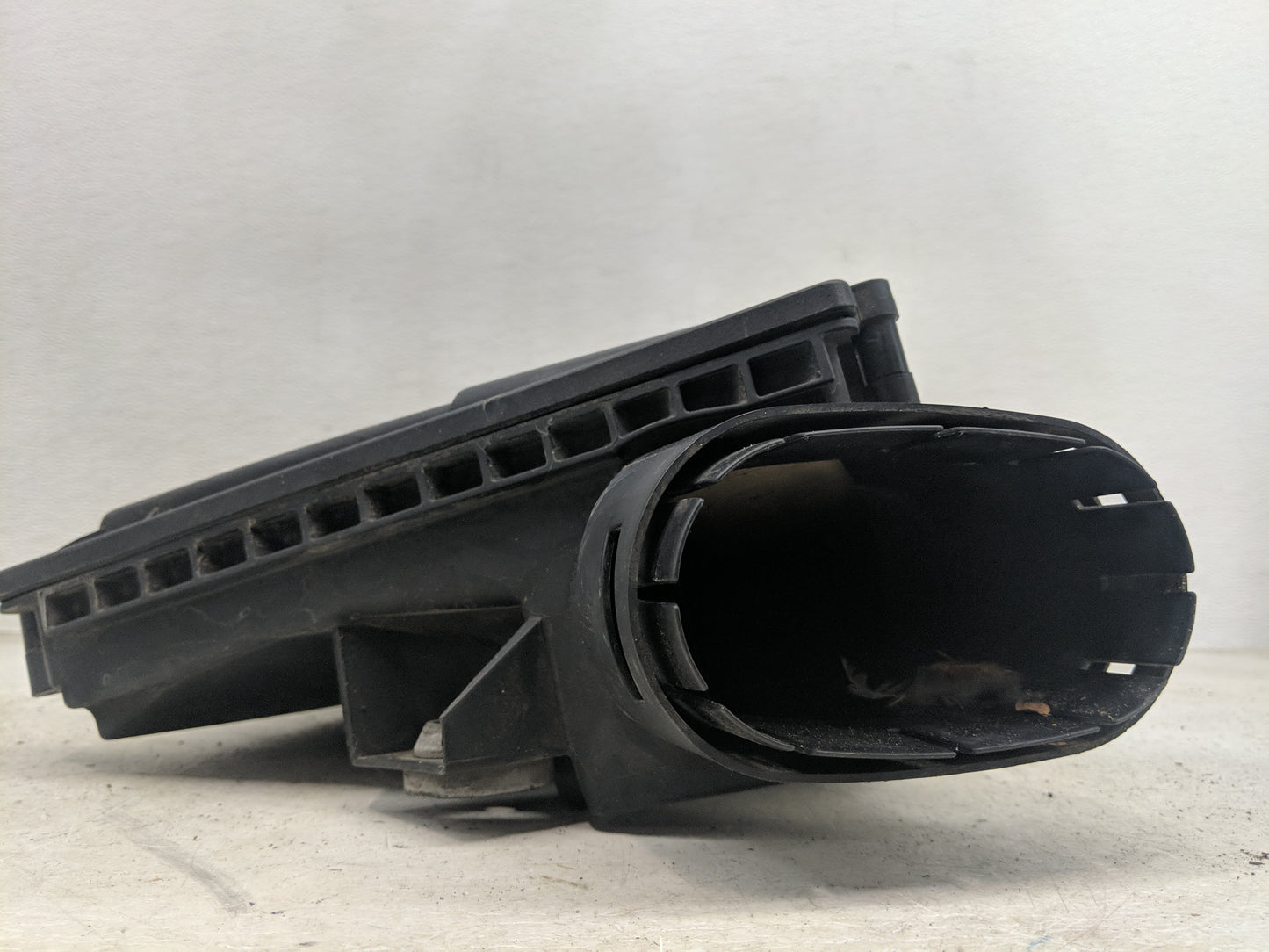 2011-2012 Bmw 740i Air Cleaner Intake-duct Hose Tube 1464777 - Oemusedautoparts1.com