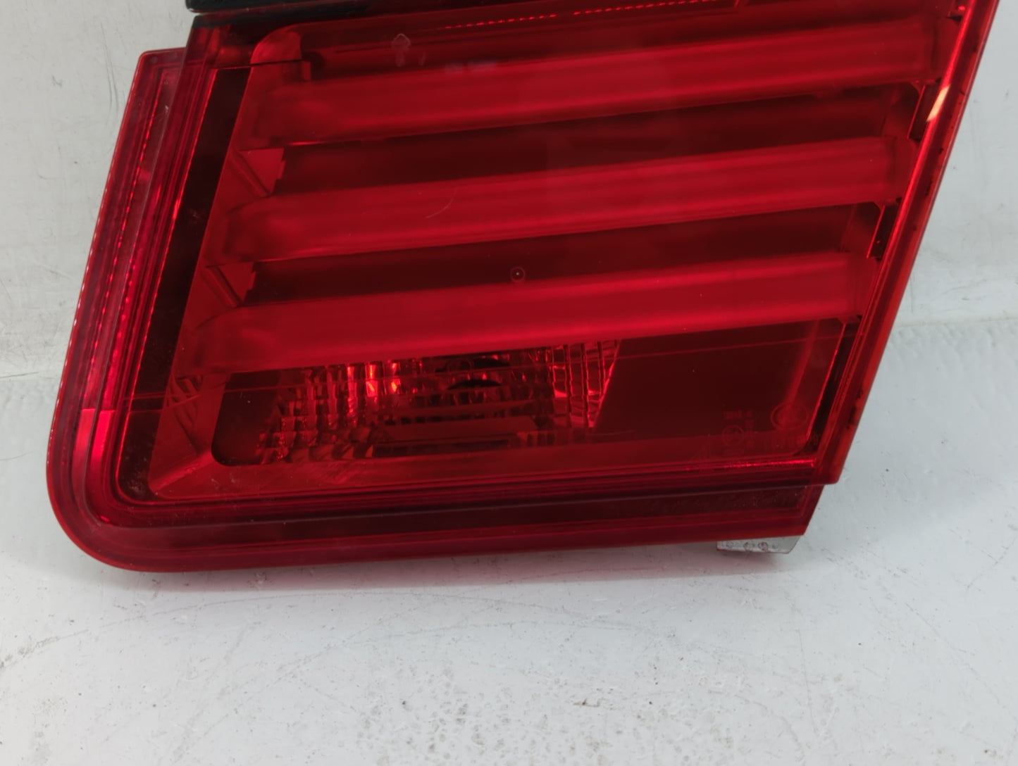 2011-2012 Bmw 740i Tail Light Assembly Passenger Right OEM P/N:7182206 Fits Fits 2009 2010 2011 2012 OEM Used Auto Parts - O