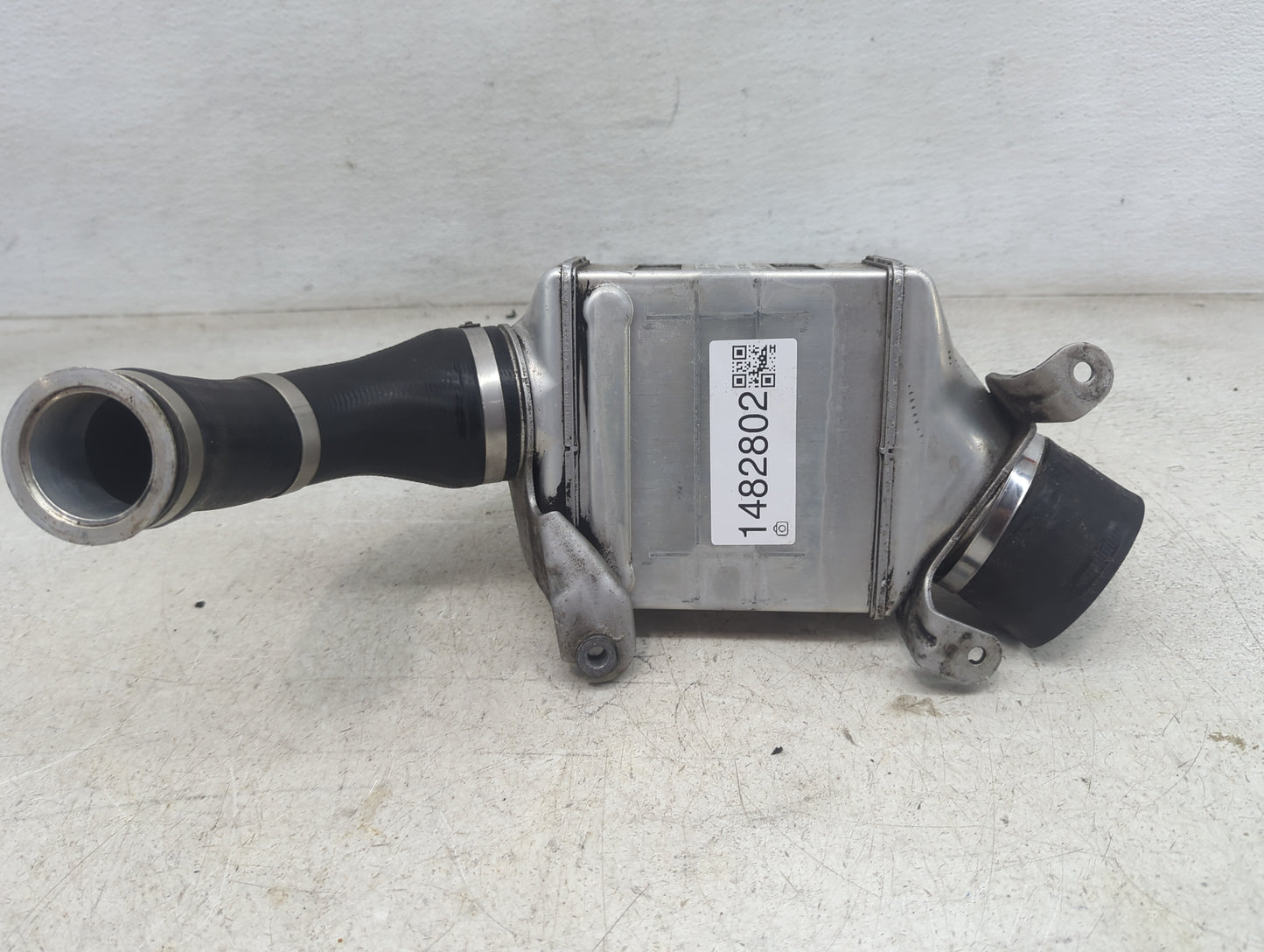 2011 Bmw 750i Air Cleaner Intake Duct Hose Tube - Oemusedautoparts1.com