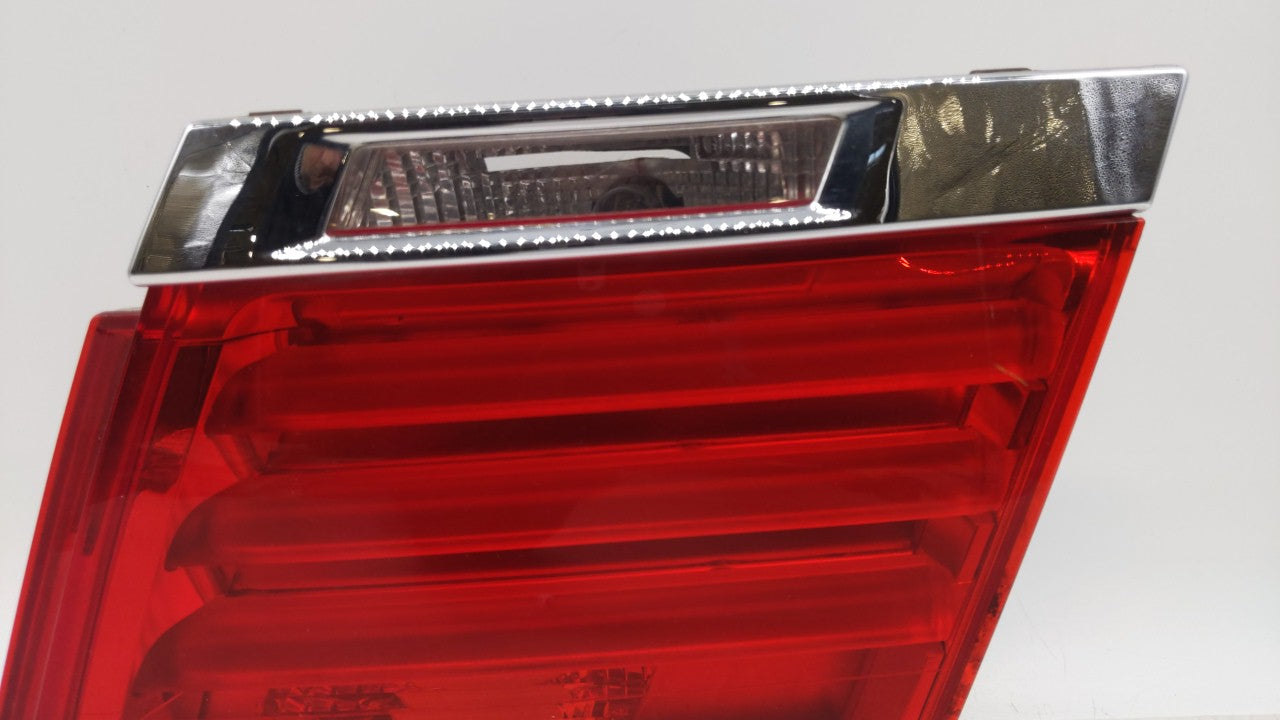 2009-2012 Bmw 750i Tail Light Assembly Passenger Right OEM P/N:7182206 Fits Fits 2009 2010 2011 2012 OEM Used Auto Parts - O