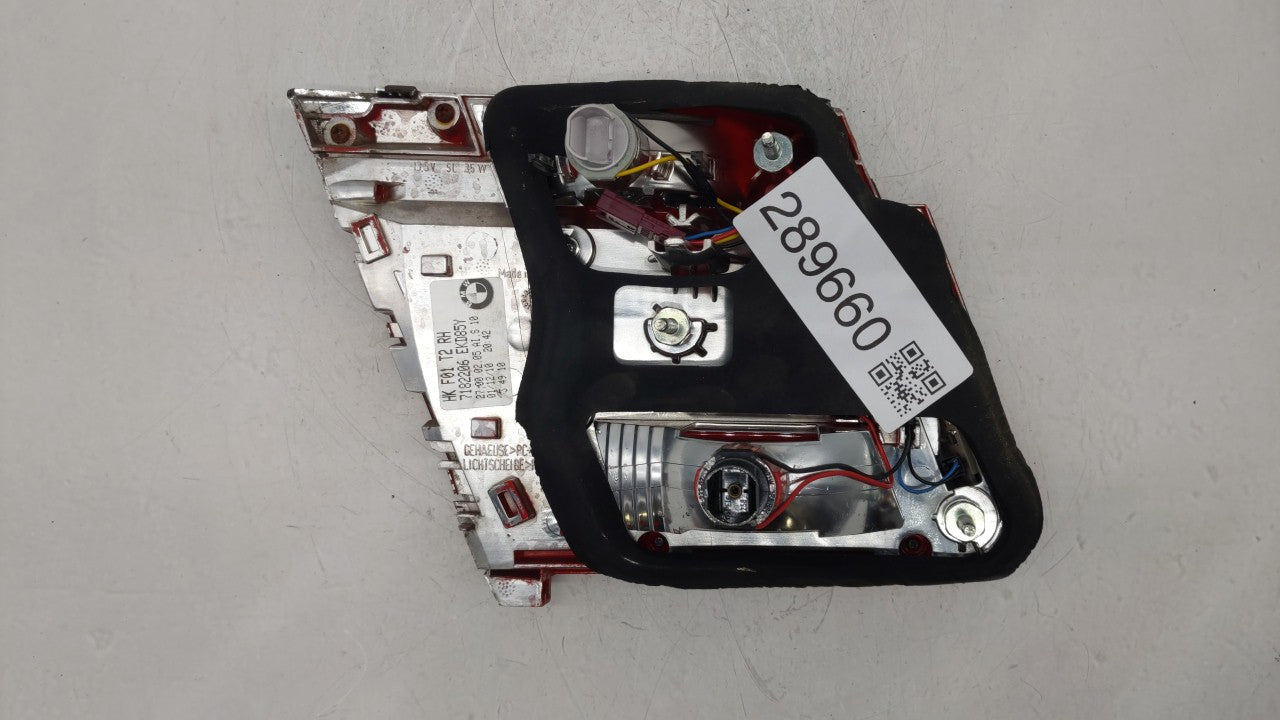 2009-2012 Bmw 750i Tail Light Assembly Passenger Right OEM P/N:7182206 Fits Fits 2009 2010 2011 2012 OEM Used Auto Parts - O