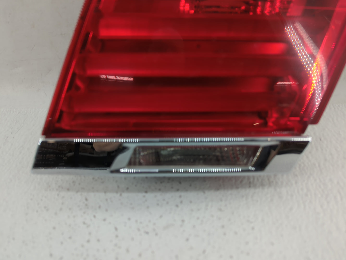 2009-2012 Bmw 750i Tail Light Assembly Passenger Right OEM P/N:7182206 Fits Fits 2009 2010 2011 2012 OEM Used Auto Parts - O