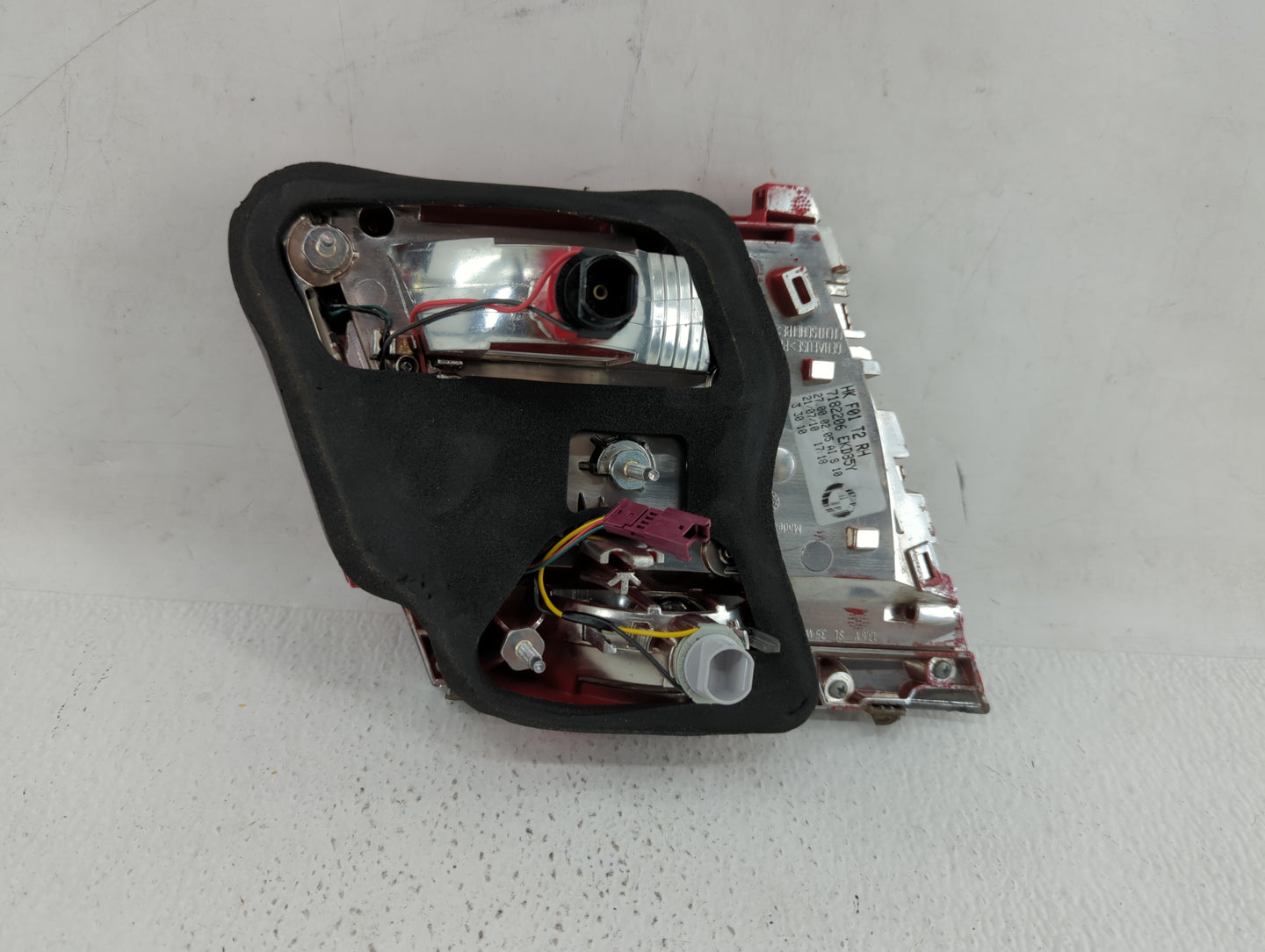 2009-2012 Bmw 750i Tail Light Assembly Passenger Right OEM P/N:7182206 Fits Fits 2009 2010 2011 2012 OEM Used Auto Parts - O