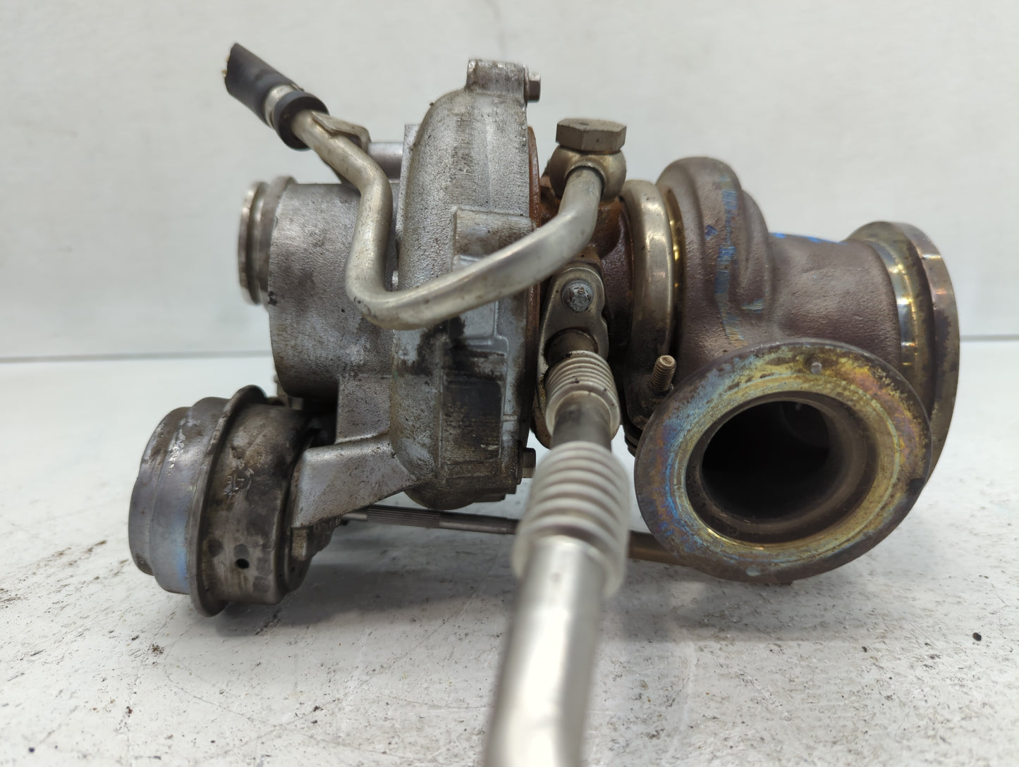 2009-2015 Bmw 750i Turbocharger Exhaust Manifold With Turbo Charger - Oemusedautoparts1.com