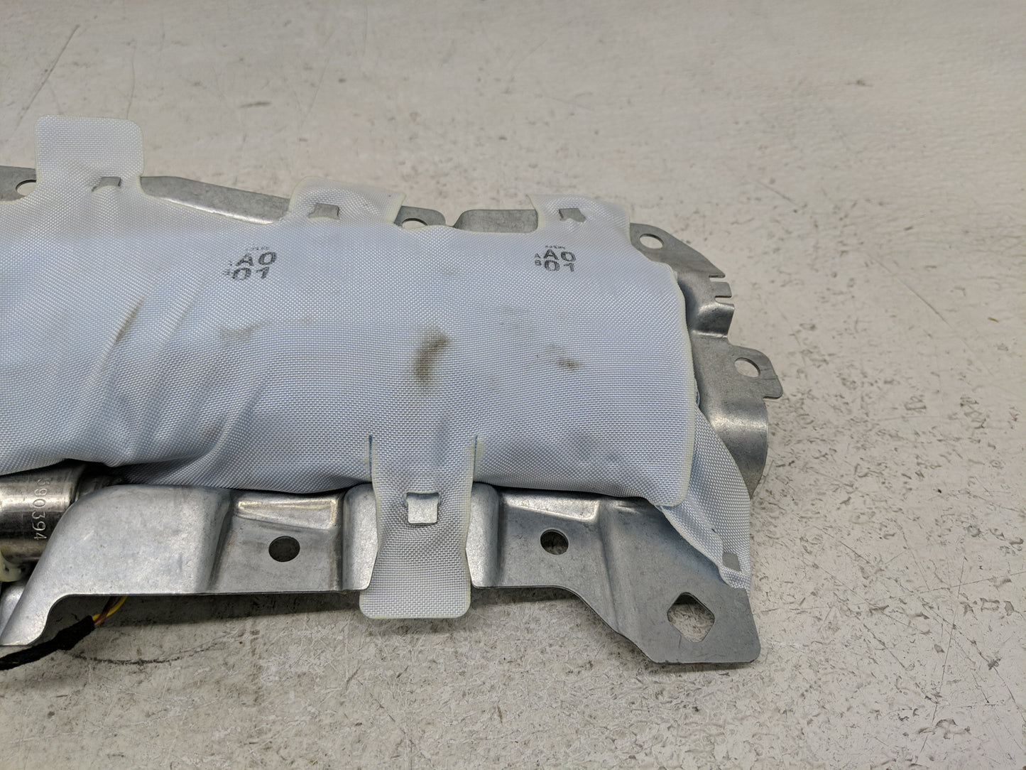 2008-2013 Bmw M3 Air Bag Passenger Right Knee OEM P/N:KF7151337129 Fits Fits 2007 2008 2009 2010 2011 2012 2013 OEM Used Aut