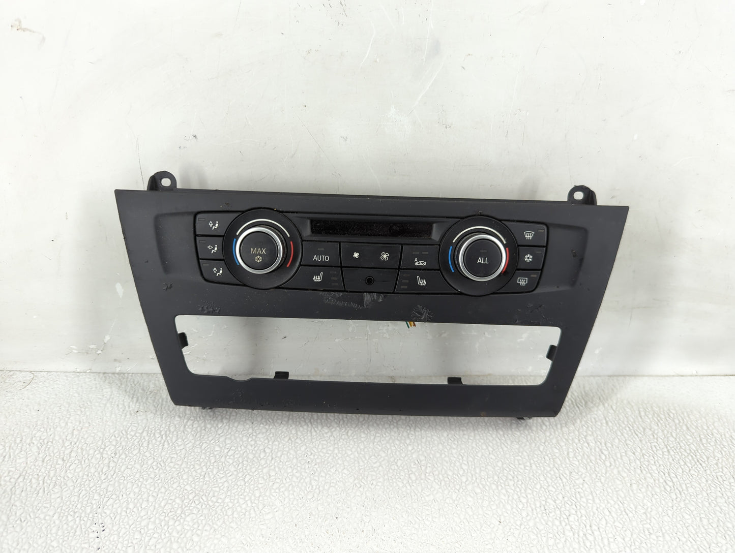 2011-2013 Bmw X3 Climate Control Module Temperature AC/Heater Replacement P/N:9252738-01 Fits Fits 2011 2012 2013 OEM Used A