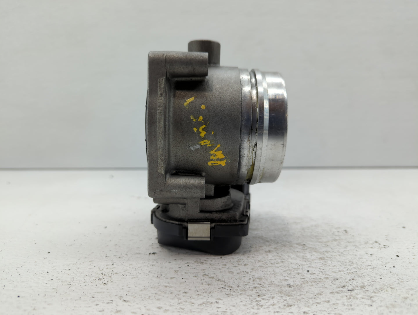 2011-2017 Bmw X3 Throttle Body P/N:1354 7597871-01 1354 7597871-03 Fits OEM Used Auto Parts - Oemusedautoparts1.com