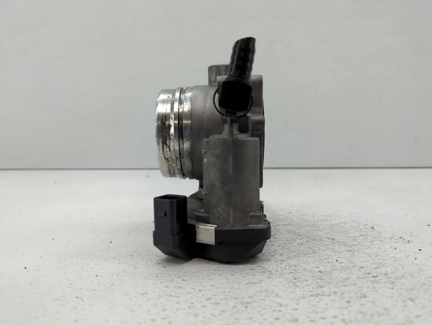 2011-2017 Bmw X3 Throttle Body P/N:1354 7597871-01 1354 7597871-03 Fits OEM Used Auto Parts - Oemusedautoparts1.com