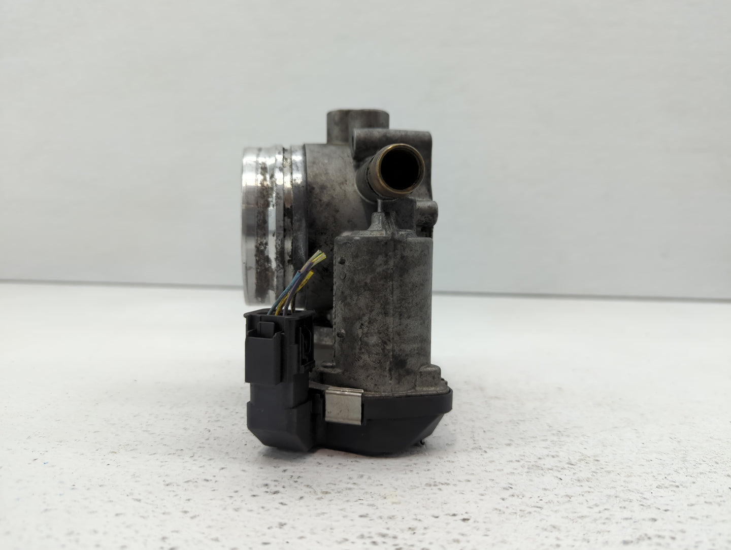 2011-2017 Bmw X3 Throttle Body P/N:1354 7597871-01 1354 7597871-03 Fits OEM Used Auto Parts - Oemusedautoparts1.com