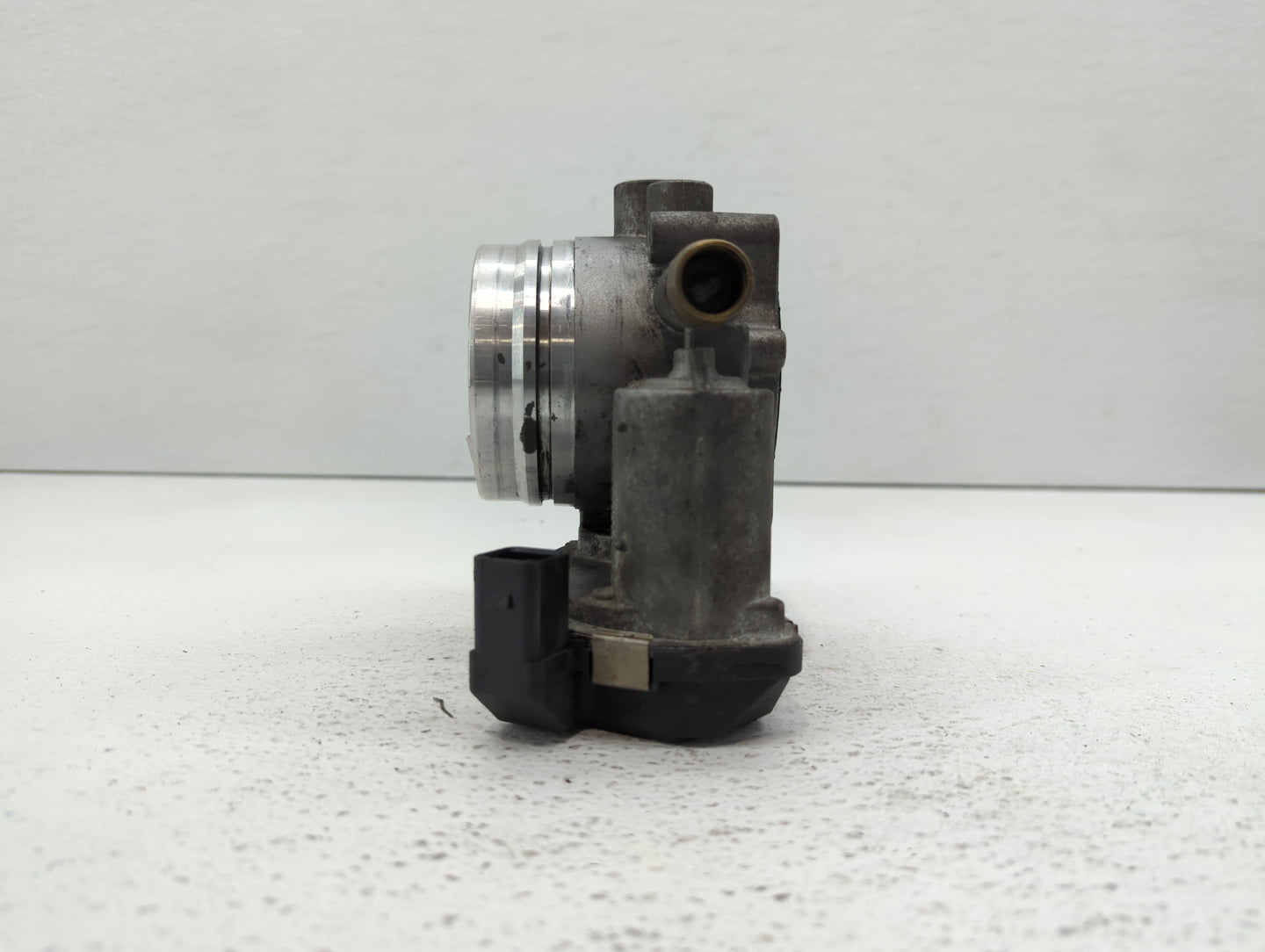 2011-2017 Bmw X3 Throttle Body P/N:1354 7597871-01 1354 7597871-03 Fits OEM Used Auto Parts - Oemusedautoparts1.com