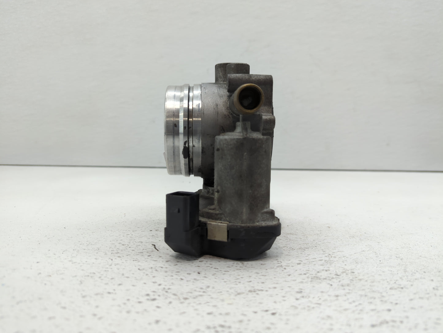 2011-2017 Bmw X3 Throttle Body P/N:1354 7597871-01 1354 7597871-03 Fits OEM Used Auto Parts - Oemusedautoparts1.com
