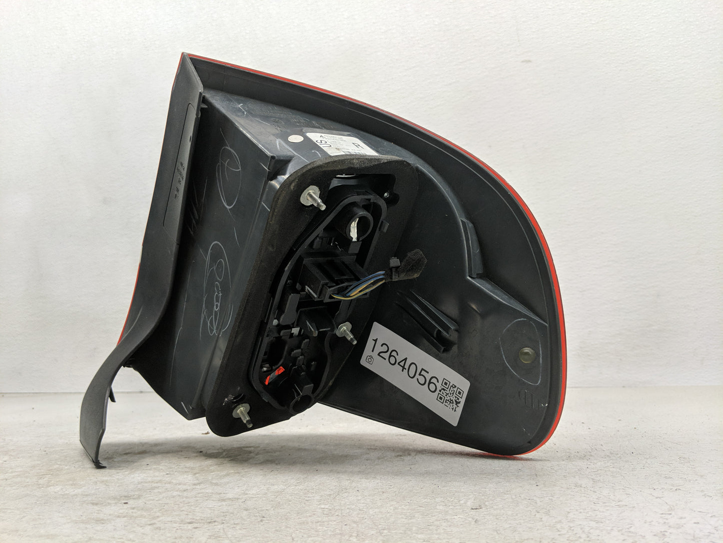 2011-2013 Bmw X5 Tail Light Assembly Passenger Right OEM Fits Fits 2011 2012 2013 OEM Used Auto Parts - Oemusedautoparts1.co