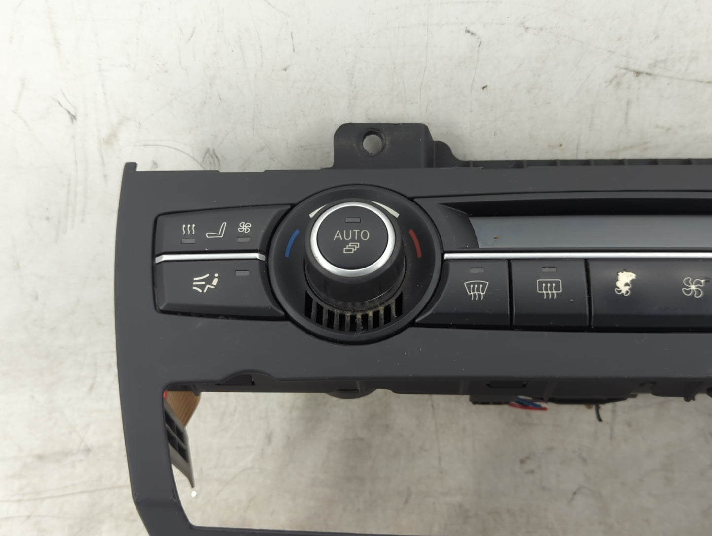 2007-2013 Bmw X5 Climate Control Module Temperature AC/Heater Replacement P/N:9234336-02/Y 9208216-02 Fits OEM Used Auto Par
