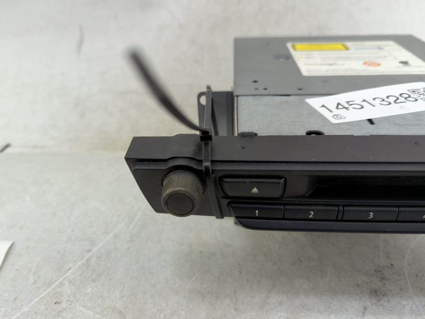 2011 Bmw X5 Radio AM FM Cd Player Receiver Replacement P/N:9239227 9585035A2048977, 250382 Fits OEM Used Auto Parts - Oemuse