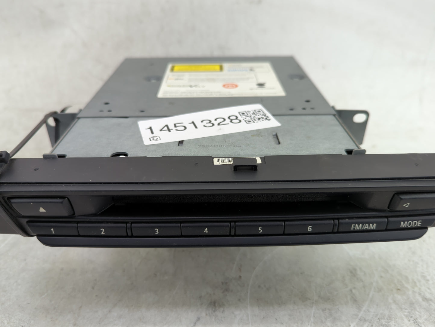 2011 Bmw X5 Radio AM FM Cd Player Receiver Replacement P/N:9239227 9585035A2048977, 250382 Fits OEM Used Auto Parts - Oemuse