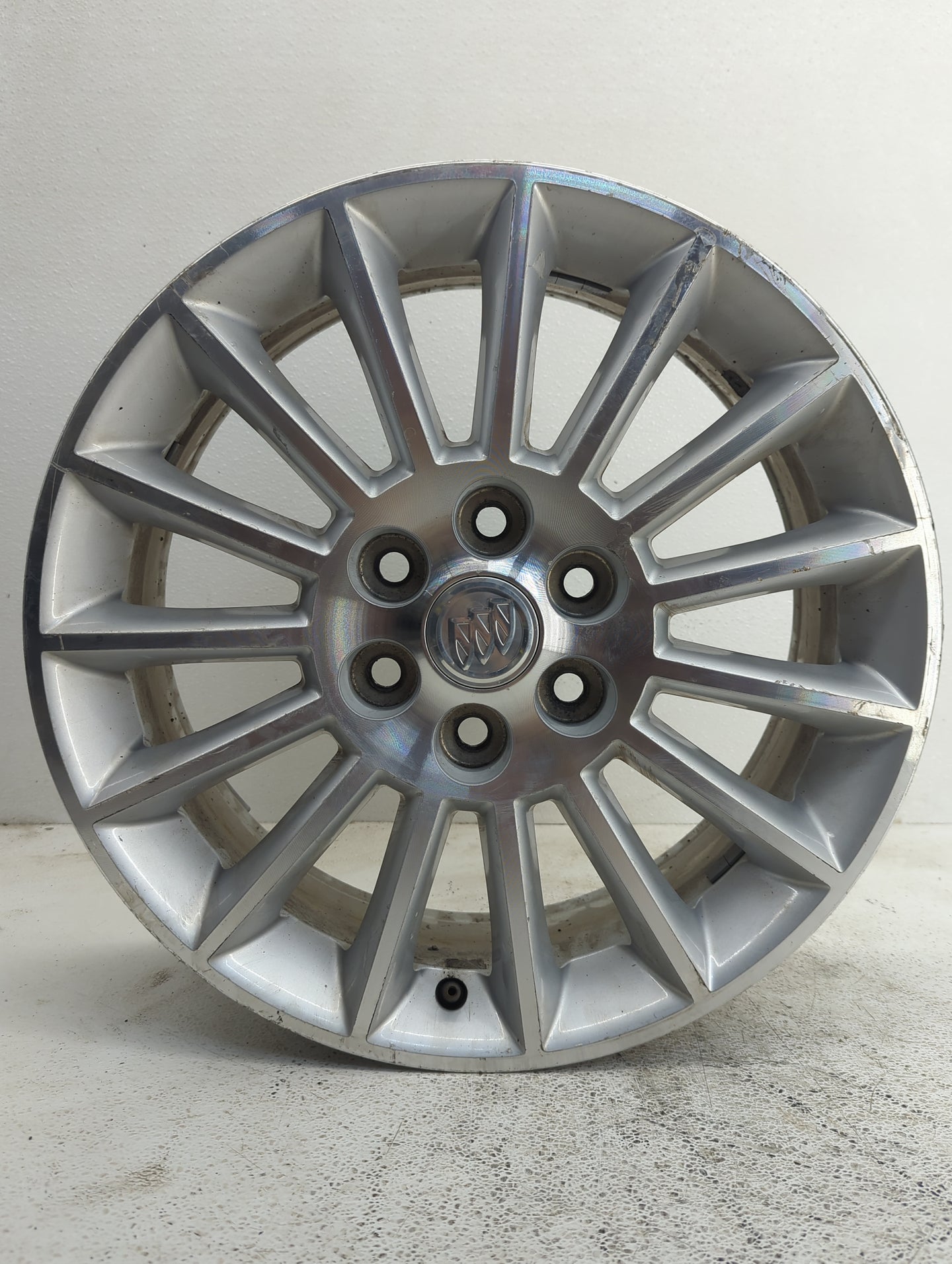 2008-2012 Buick Enclave Oem Wheel Rim - Oemusedautoparts1.com