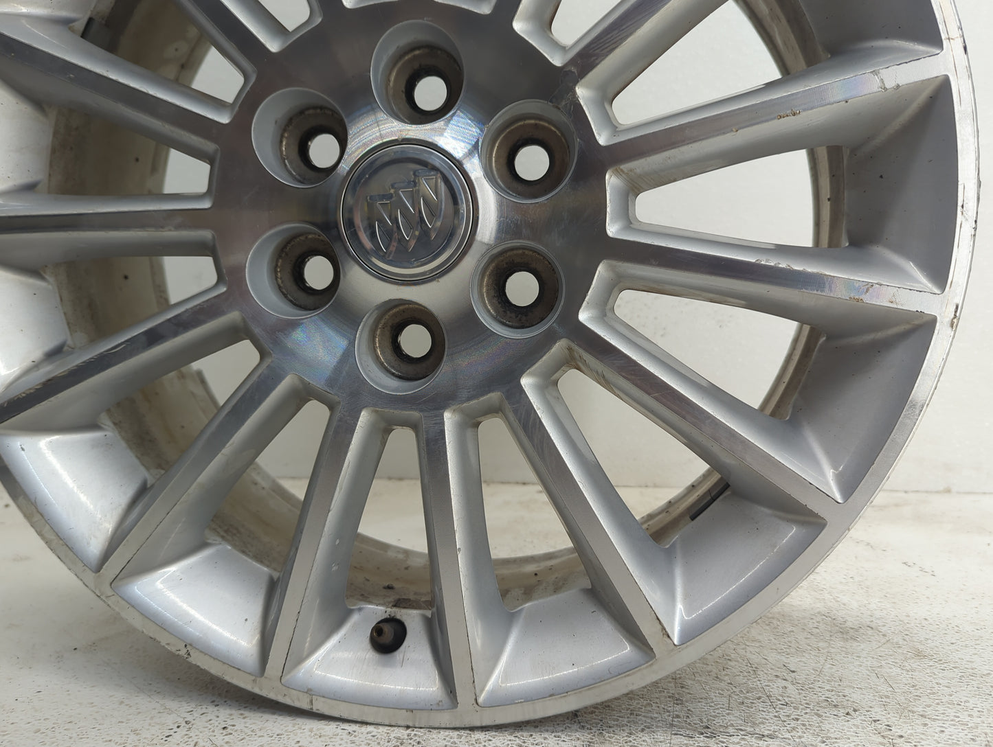 2008-2012 Buick Enclave Oem Wheel Rim - Oemusedautoparts1.com