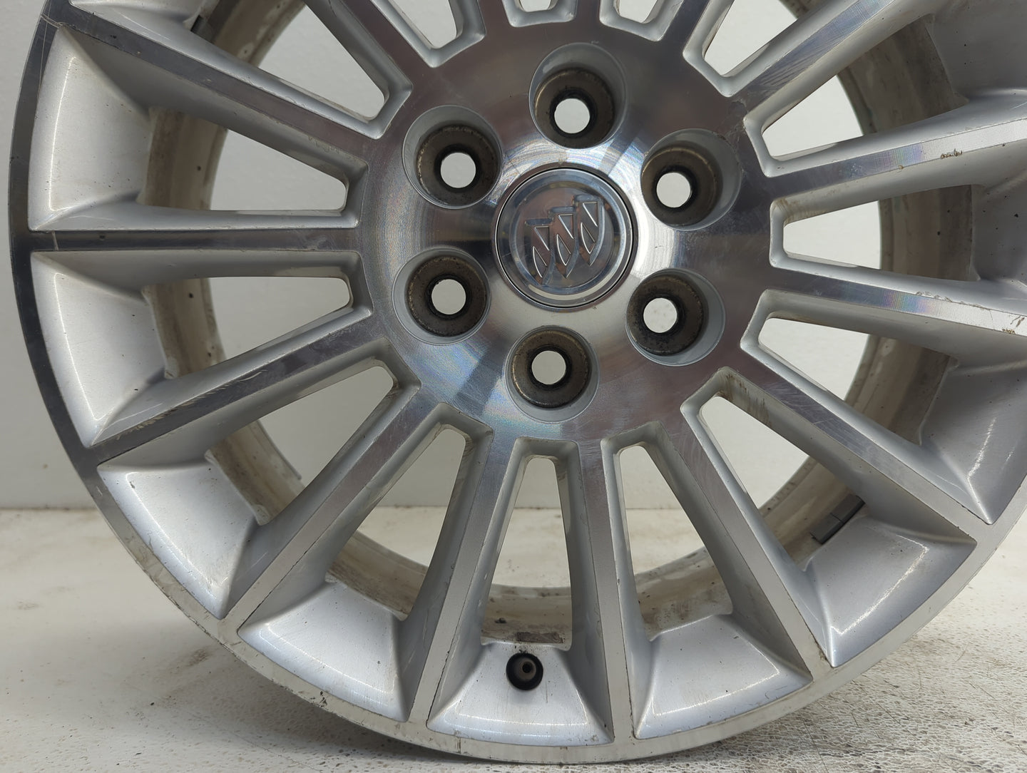 2008-2012 Buick Enclave Oem Wheel Rim - Oemusedautoparts1.com