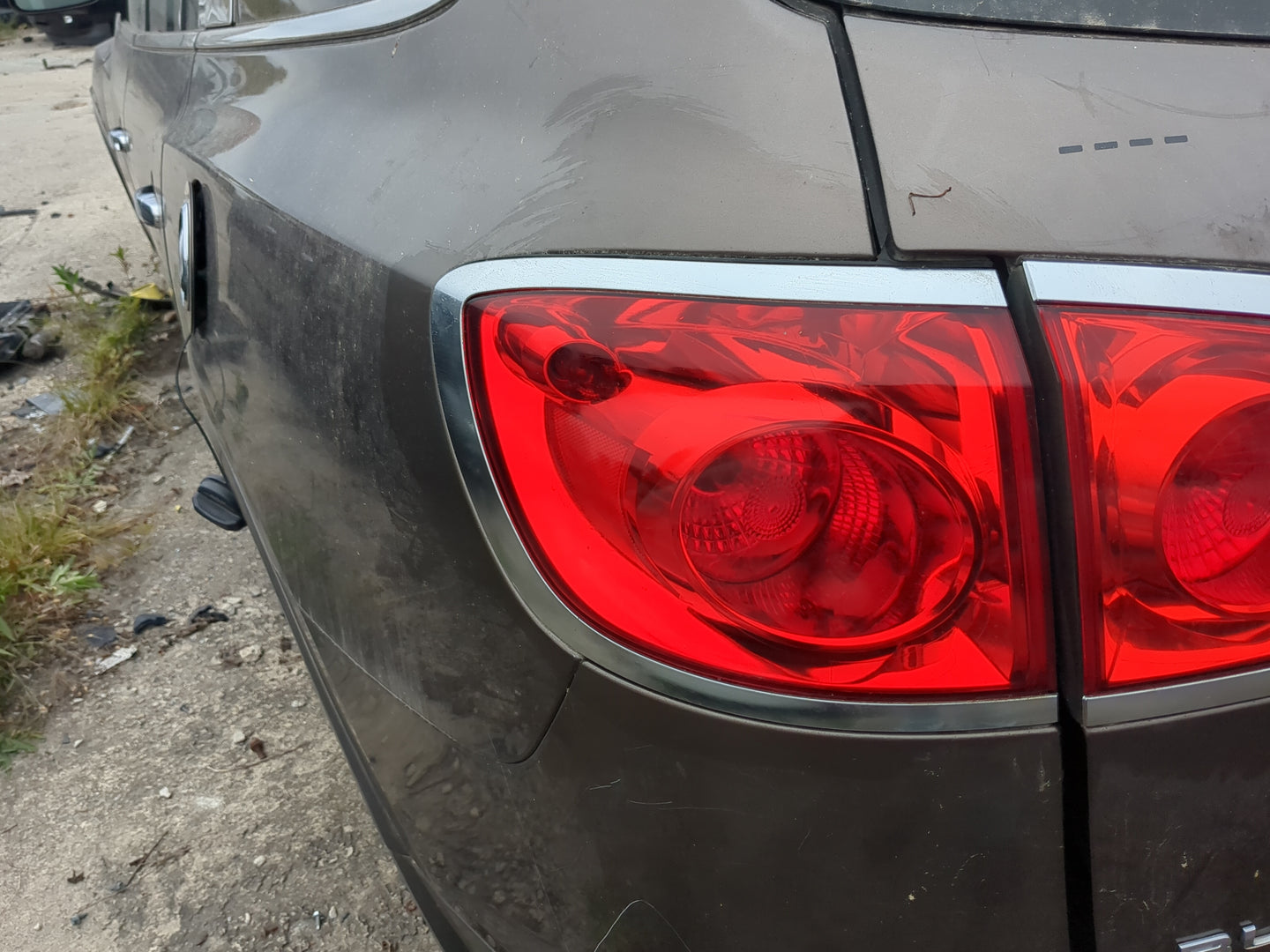 2008-2012 Buick Enclave Tail Light Assembly Driver Left OEM Fits Fits 2008 2009 2010 2011 2012 OEM Used Auto Parts - Oemused