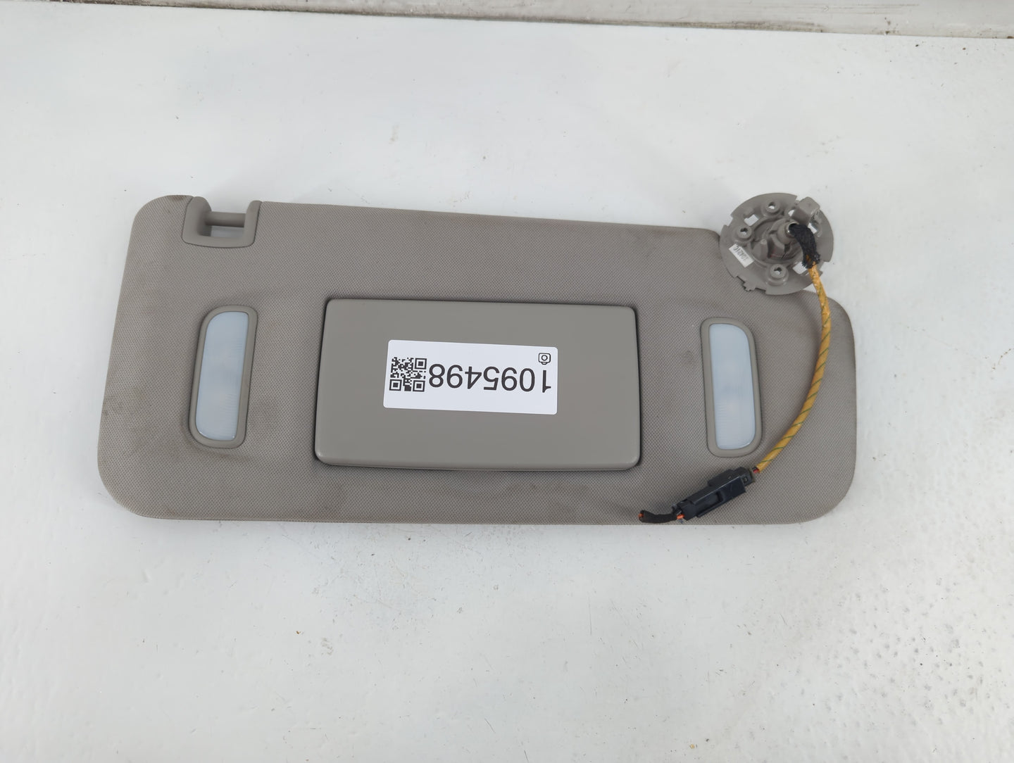 2008-2017 Buick Enclave Sun Visor Shade Replacement Passenger Right Mirror Fits OEM Used Auto Parts - Oemusedautoparts1.com