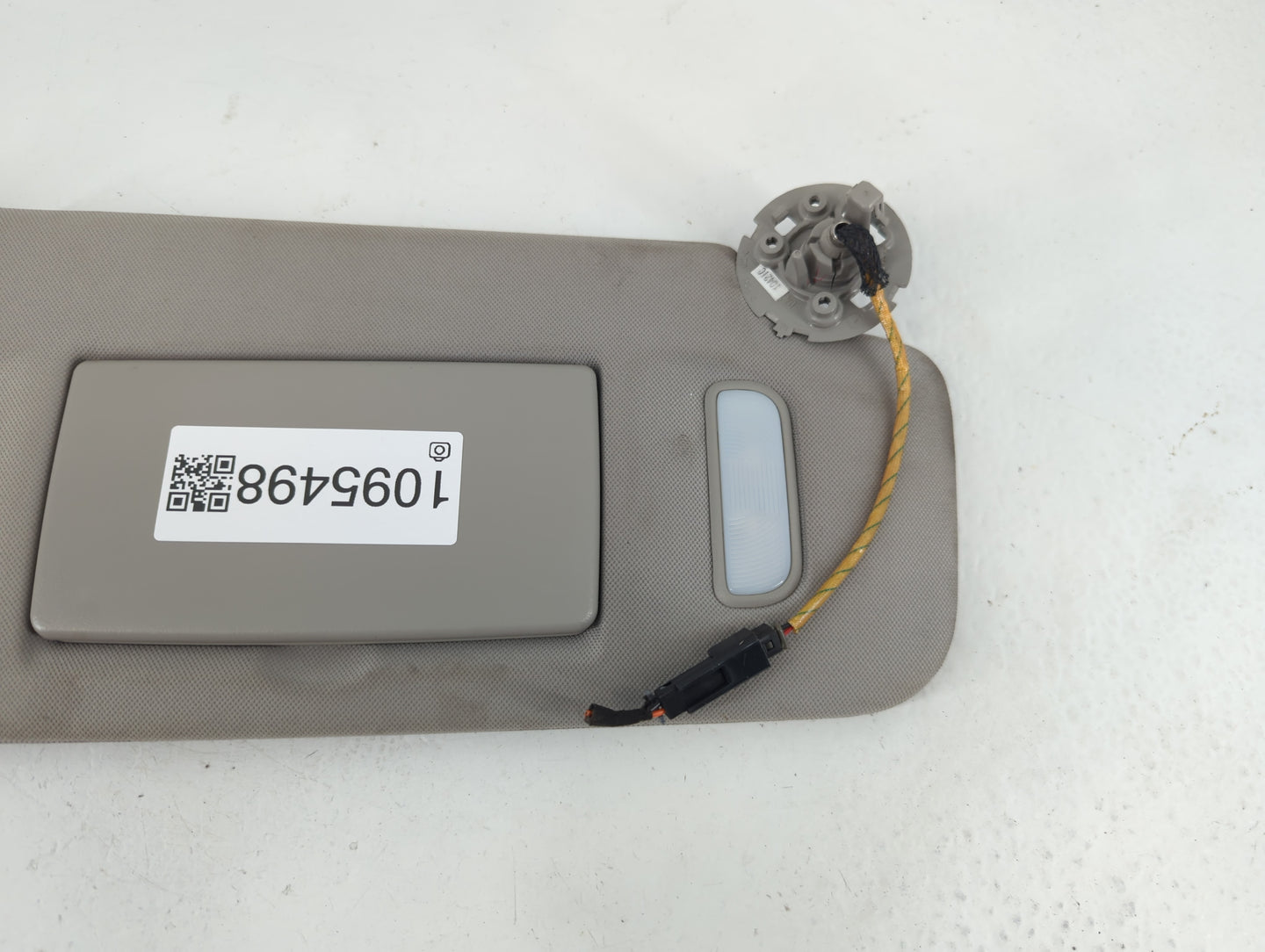 2008-2017 Buick Enclave Sun Visor Shade Replacement Passenger Right Mirror Fits OEM Used Auto Parts - Oemusedautoparts1.com