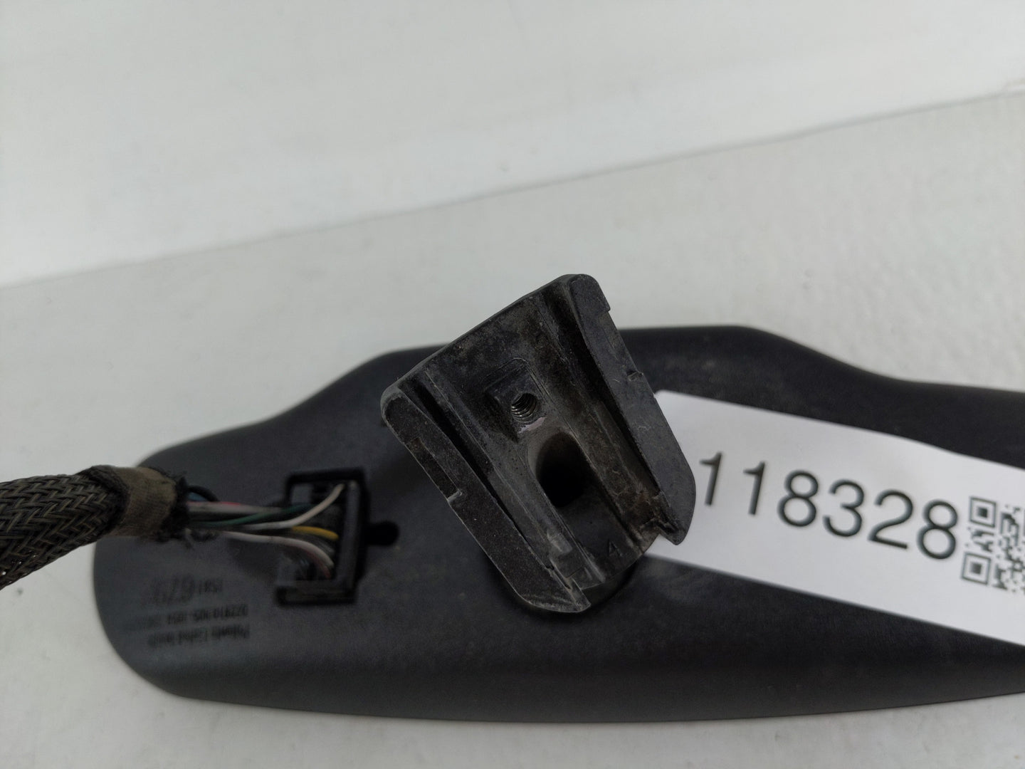 2009-2017 Buick Enclave Interior Rear View Mirror Replacement OEM P/N:1581679 Fits OEM Used Auto Parts - Oemusedautoparts1.c