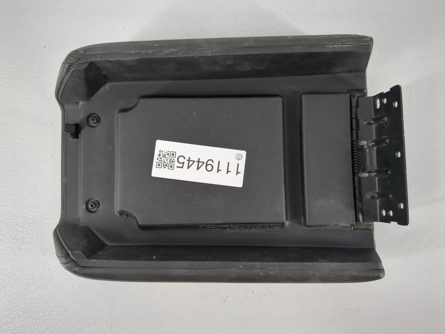 2008-2012 Buick Enclave Center Console Armrest Cover Lid Fits Fits 2007 2008 2009 2010 2011 2012 OEM Used Auto Parts - Oemus