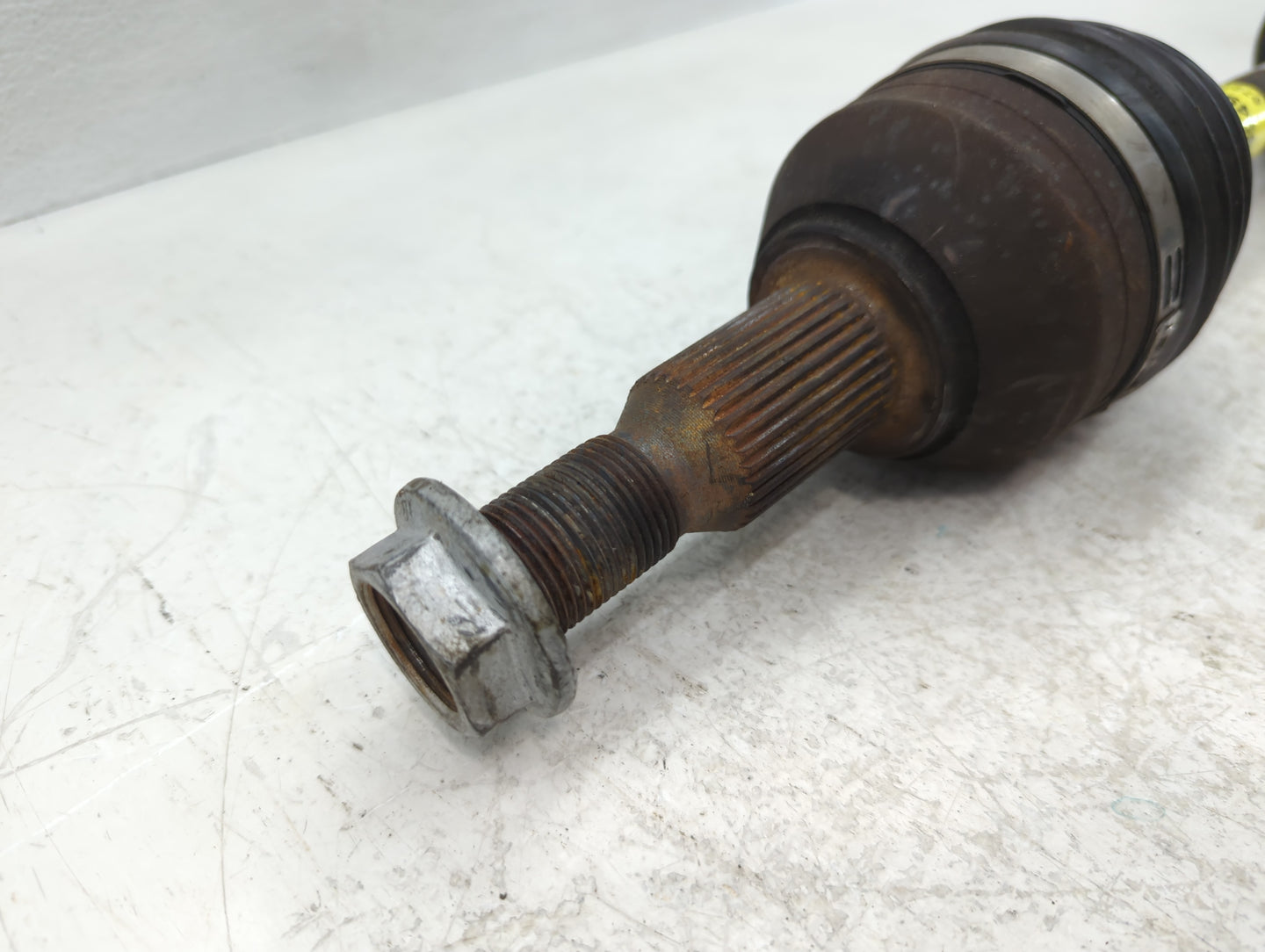 2008-2017 Buick Enclave Axle Shaft Front Passenger Cv C/v - Oemusedautoparts1.com