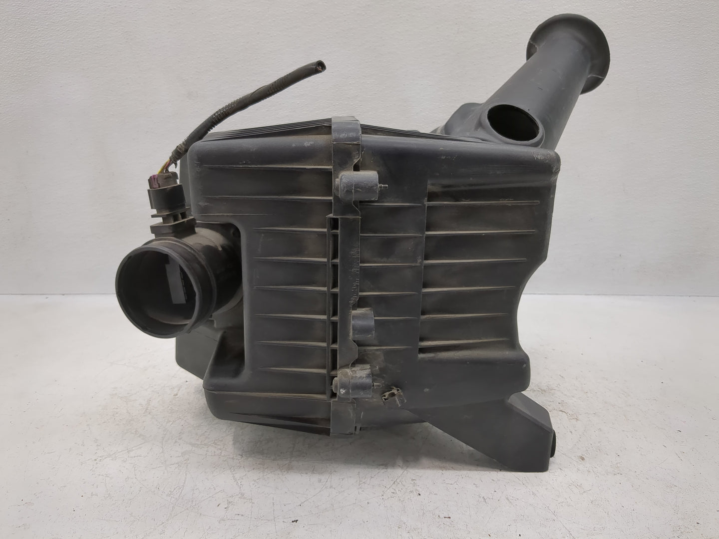 2009-2011 Buick Enclave Air Cleaner Intake-duct Hose Tube - Oemusedautoparts1.com
