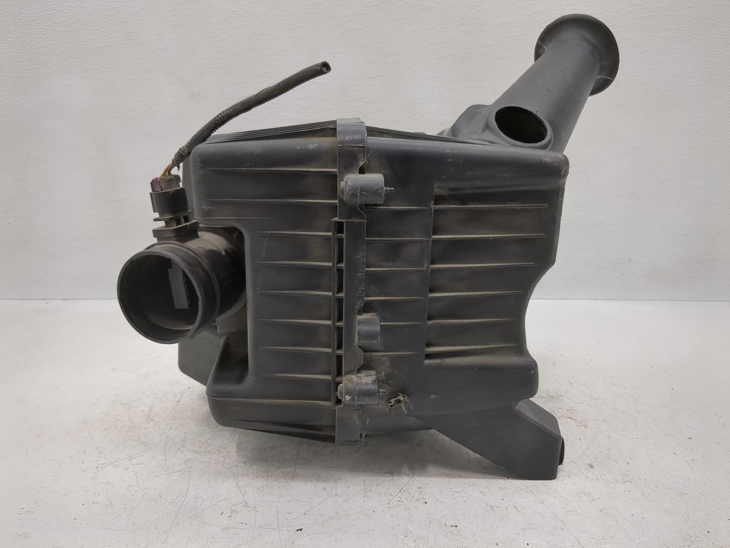 2009-2011 Buick Enclave Air Cleaner Intake-duct Hose Tube - Oemusedautoparts1.com