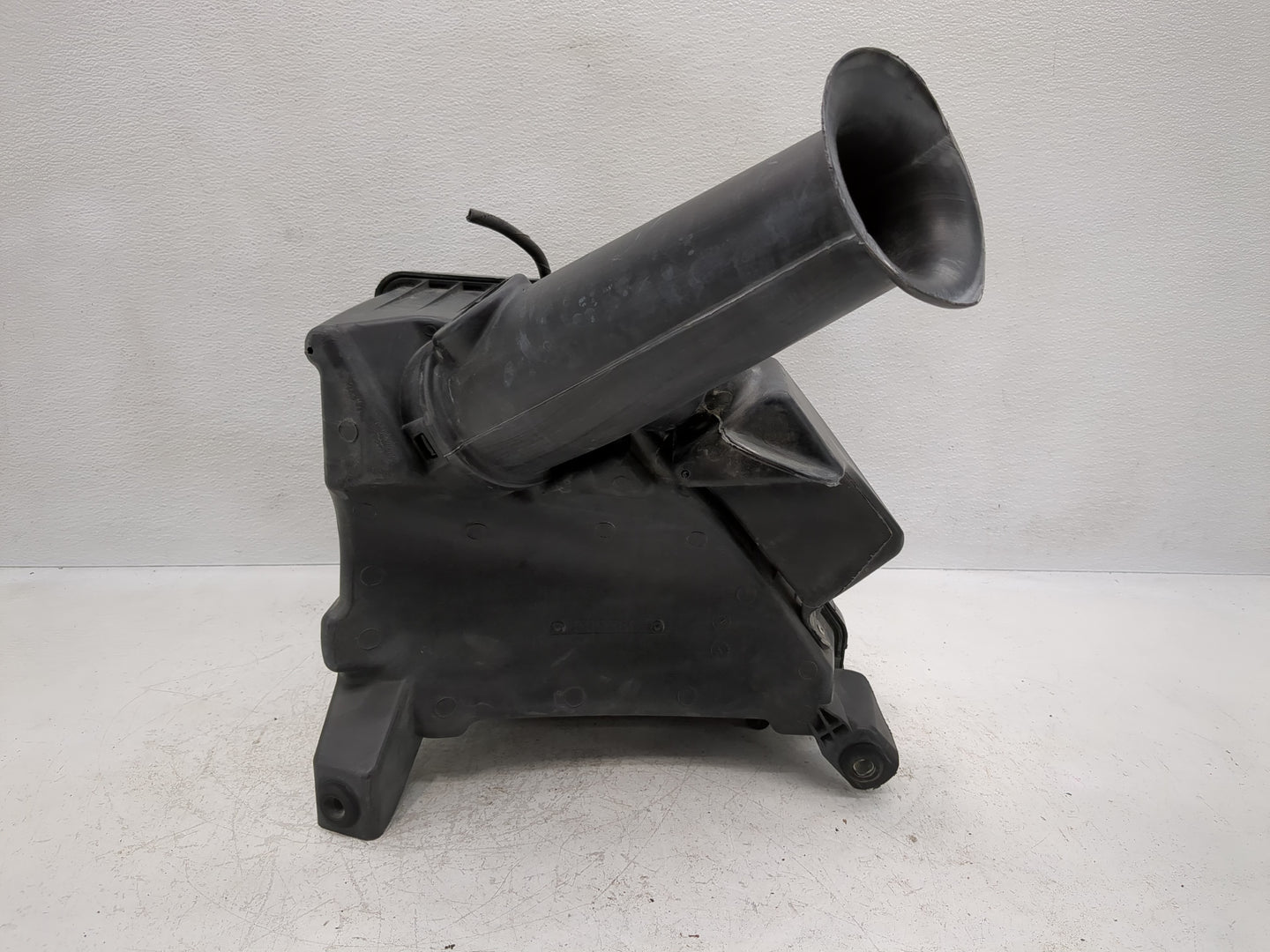 2009-2011 Buick Enclave Air Cleaner Intake-duct Hose Tube - Oemusedautoparts1.com