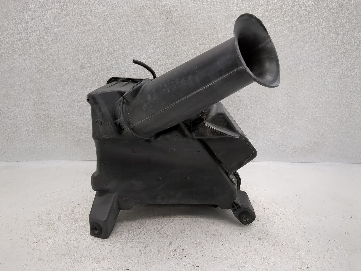 2009-2011 Buick Enclave Air Cleaner Intake-duct Hose Tube - Oemusedautoparts1.com
