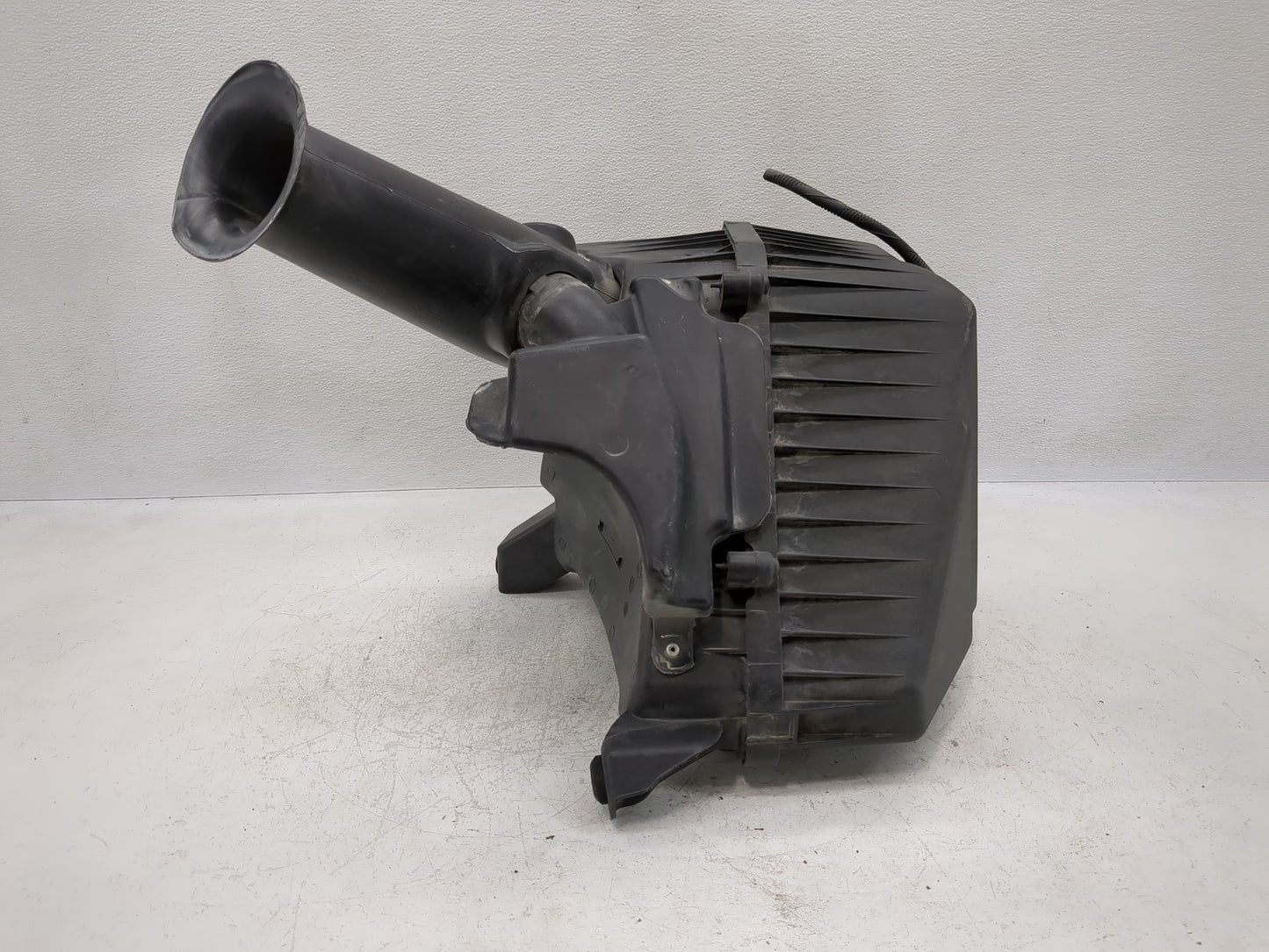 2009-2011 Buick Enclave Air Cleaner Intake-duct Hose Tube - Oemusedautoparts1.com