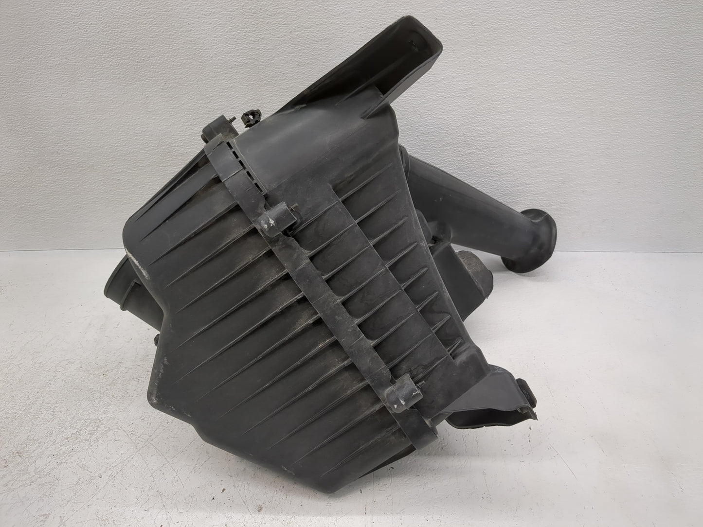 2009-2011 Buick Enclave Air Cleaner Intake-duct Hose Tube - Oemusedautoparts1.com